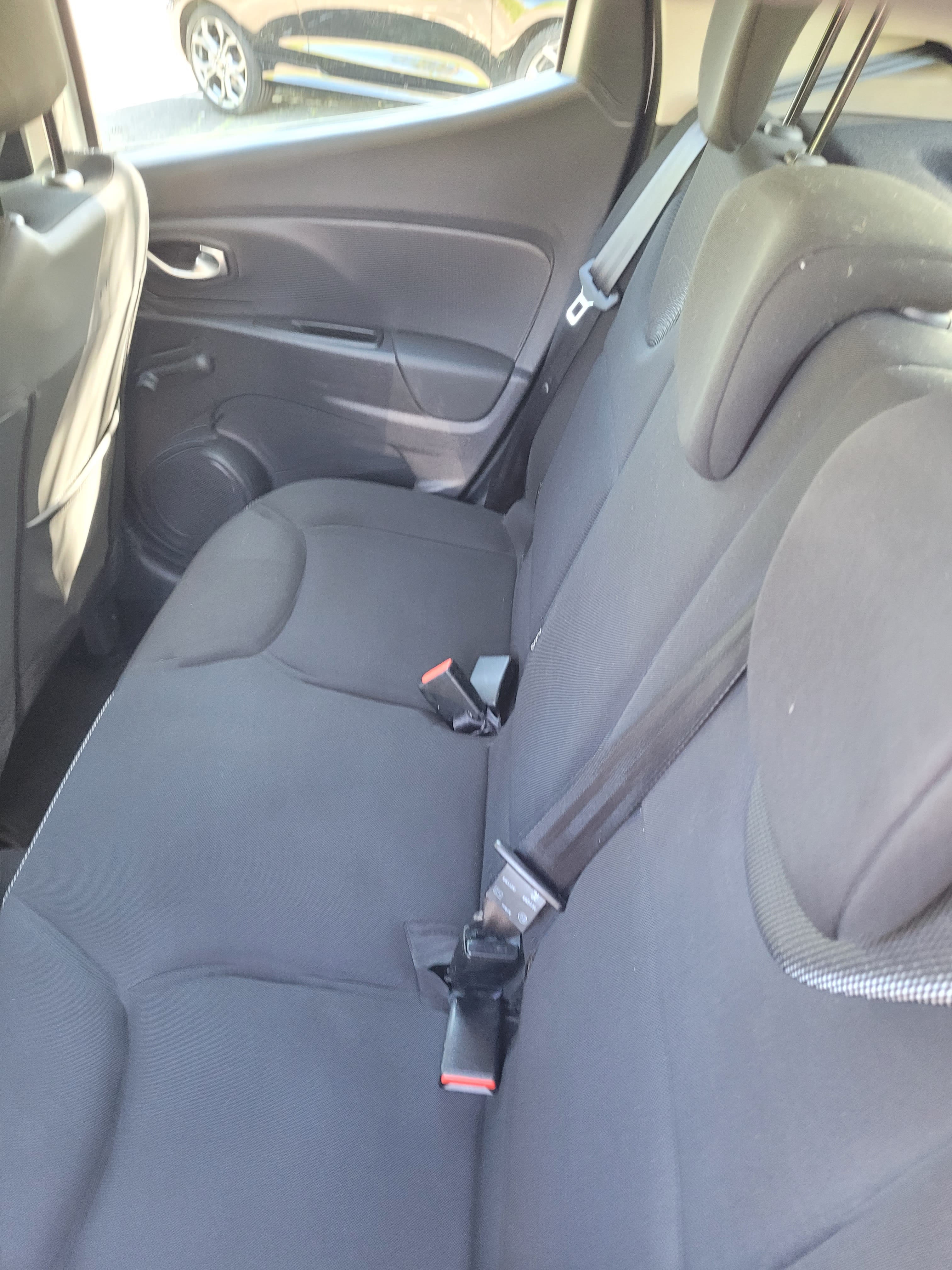 Renault Clio avec Autoradio