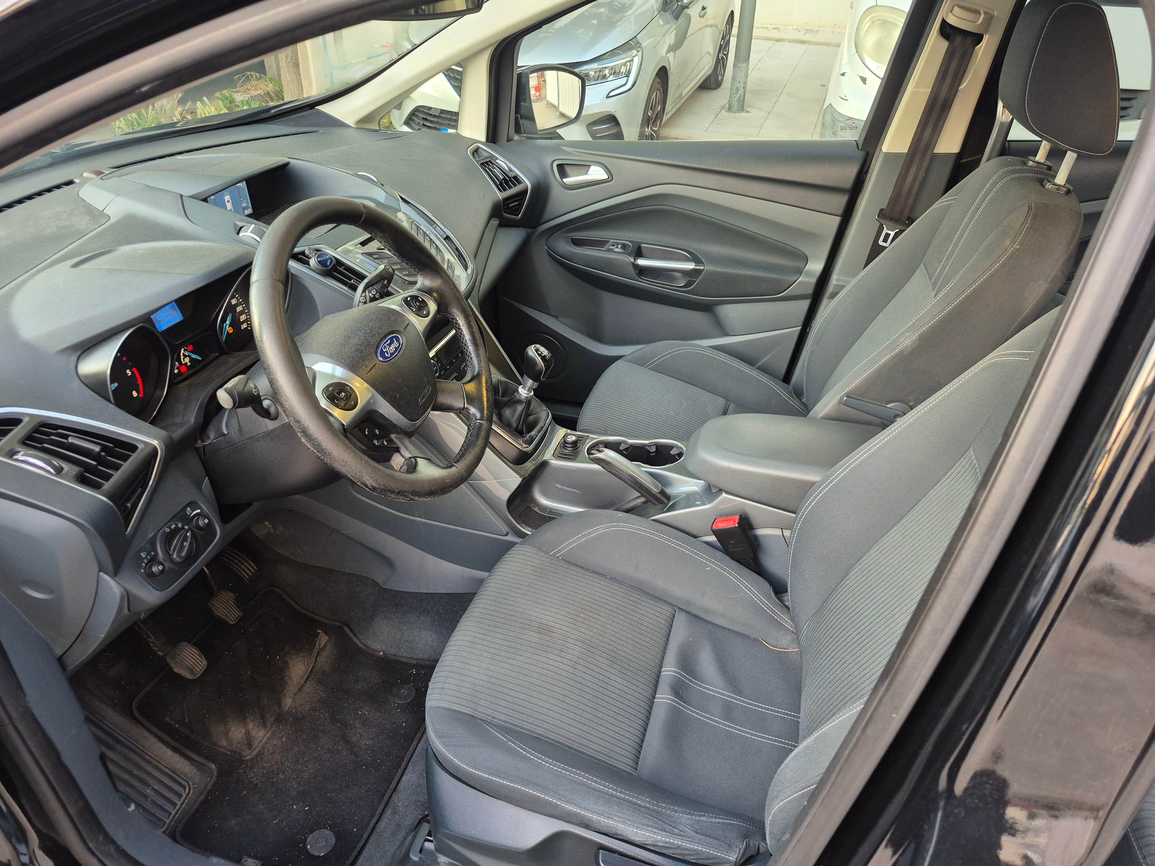 Ford C-Max Business avec Port USB