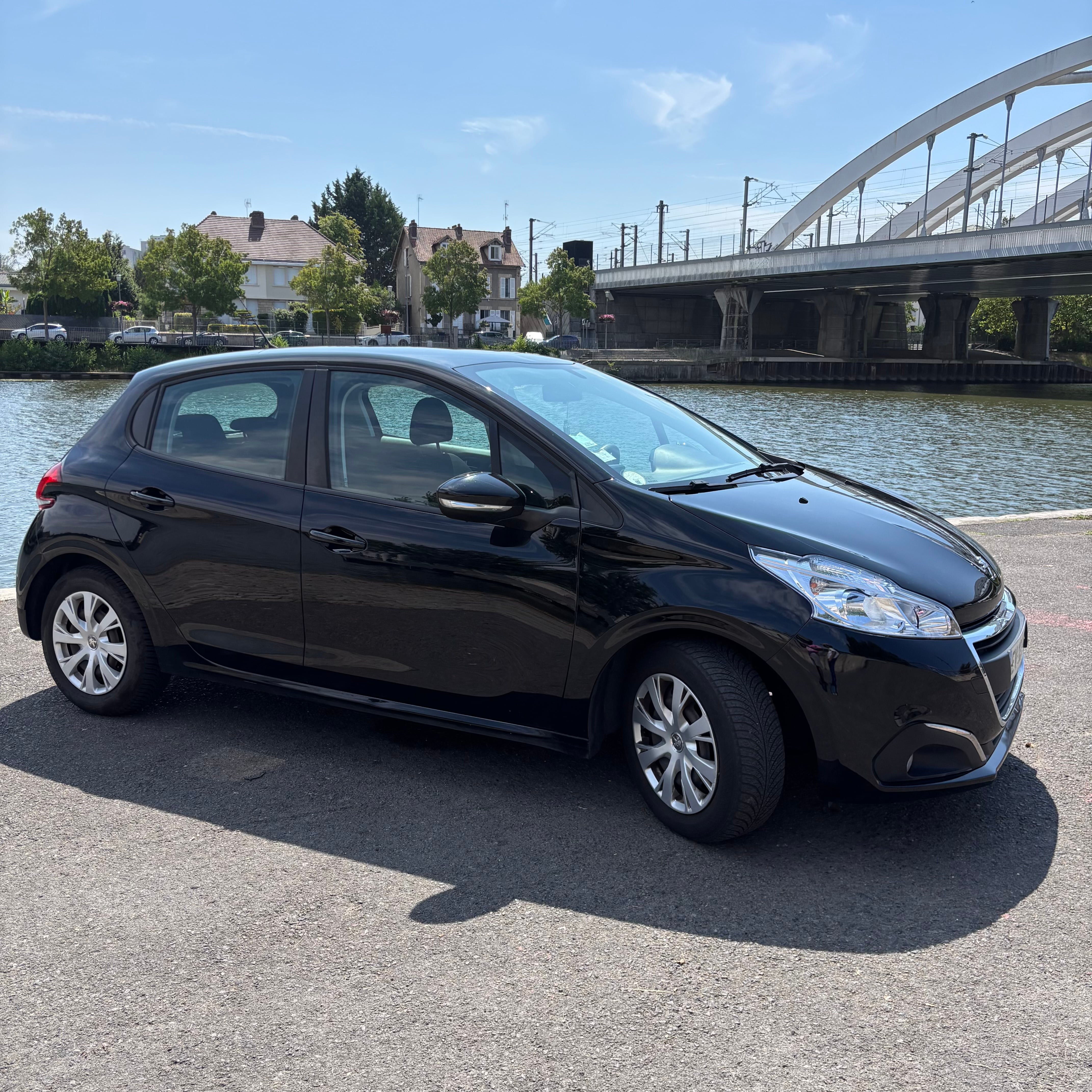 Peugeot 208 avec Climatisation