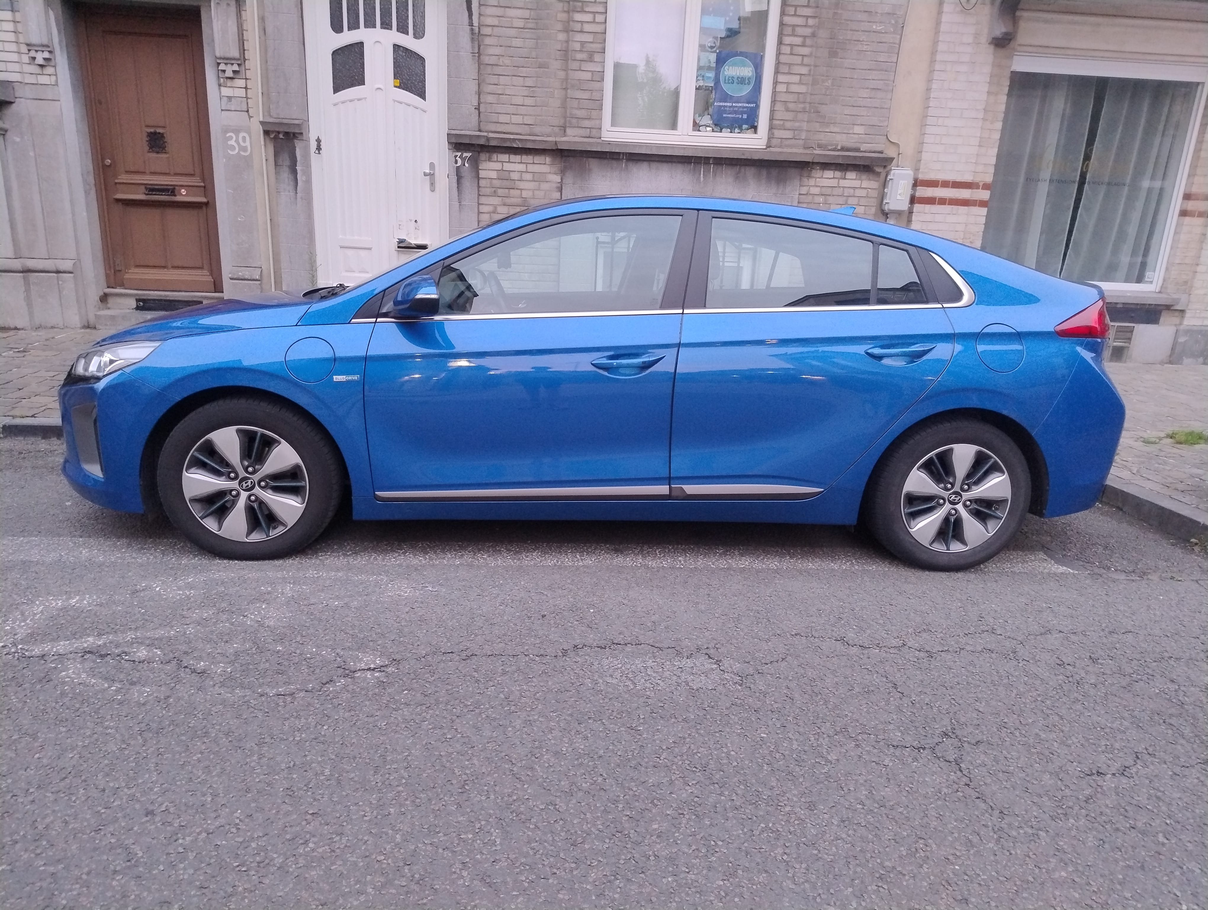 Hyundai Ioniq Hybride Plug in avec Climatisation