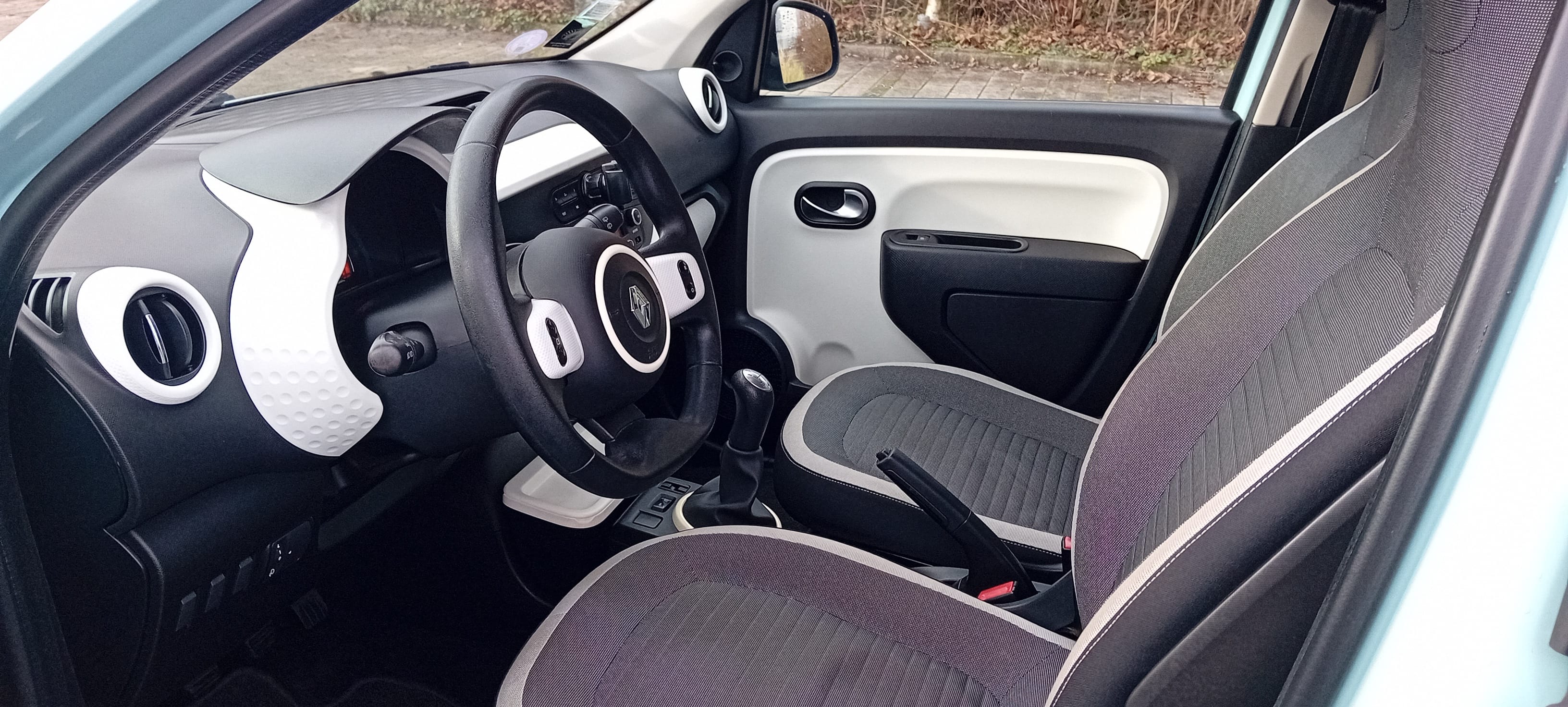 Renault Twingo III 1.0 Sce avec Entrée audio / iPod