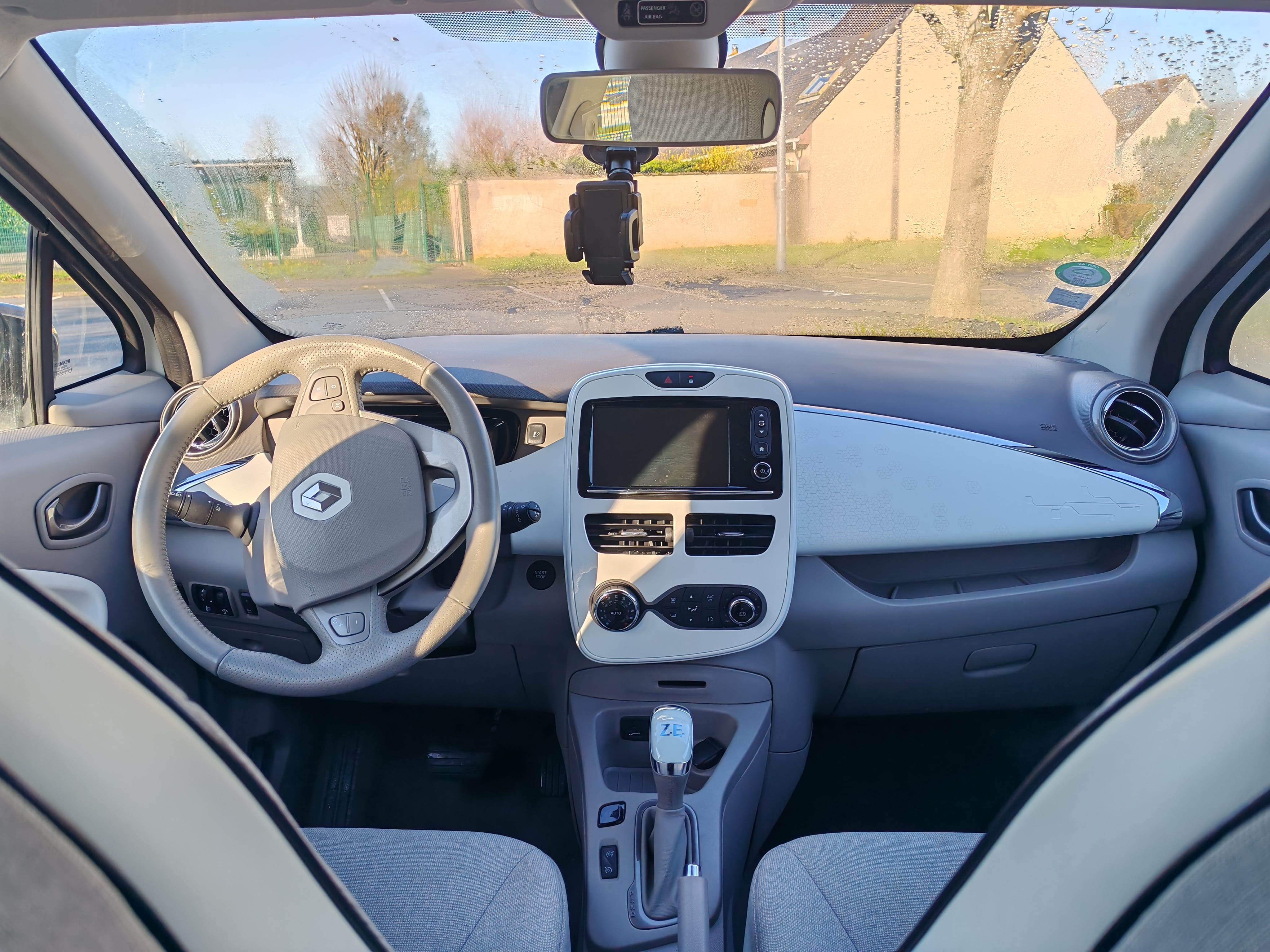 Renault ZOE avec Siège bébé