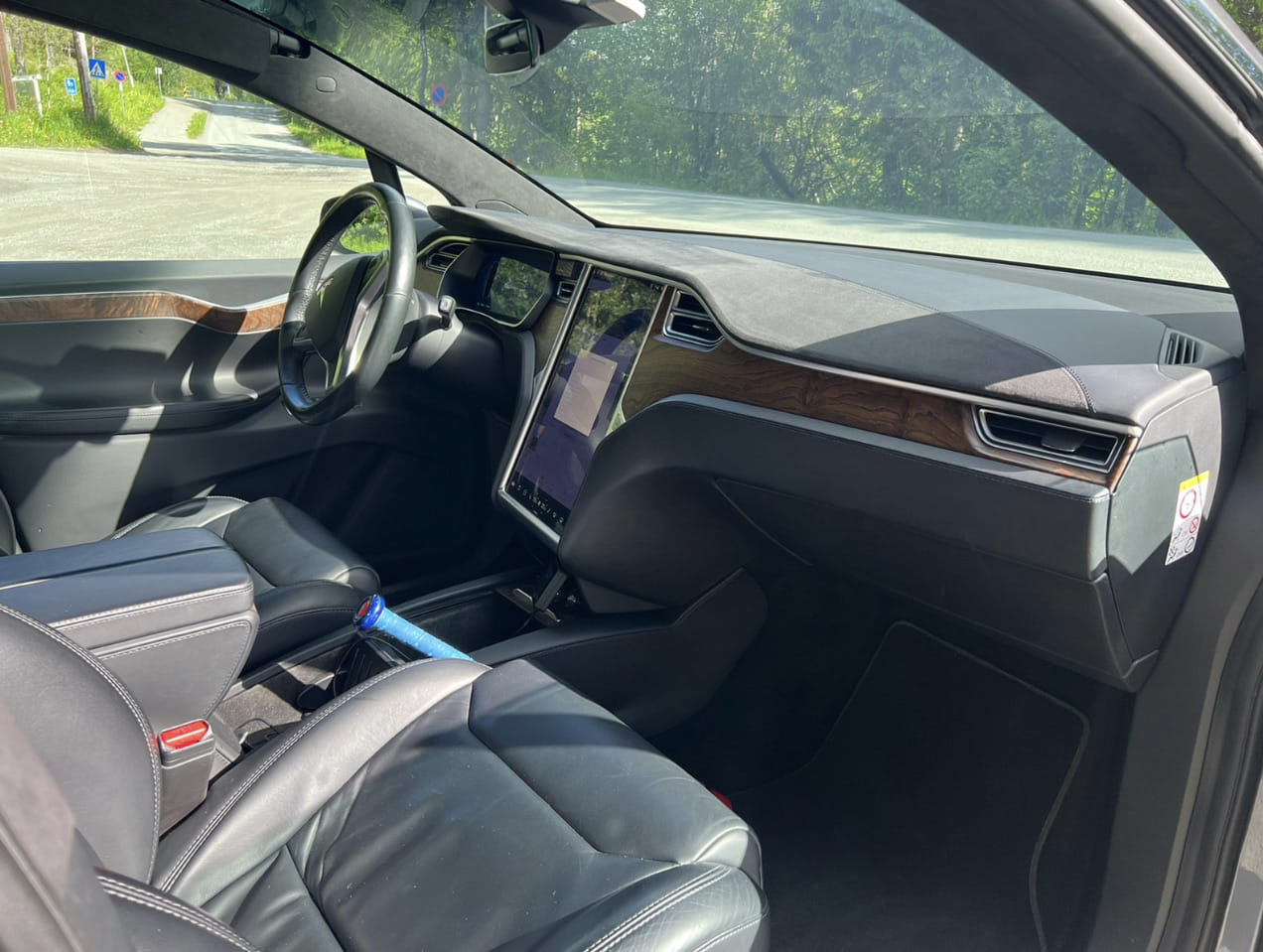 Tesla Model X med Cruisekontroll