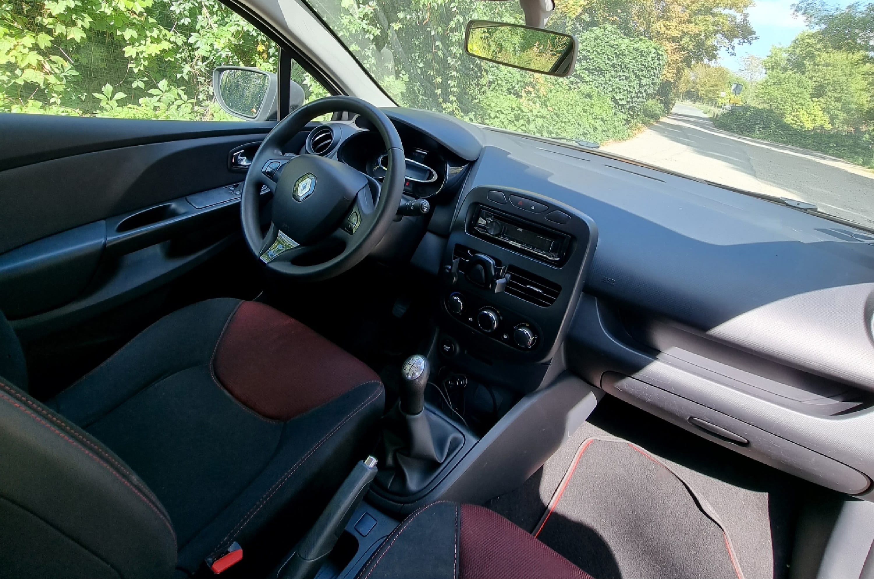 Renault Clio avec Entrée audio / iPod