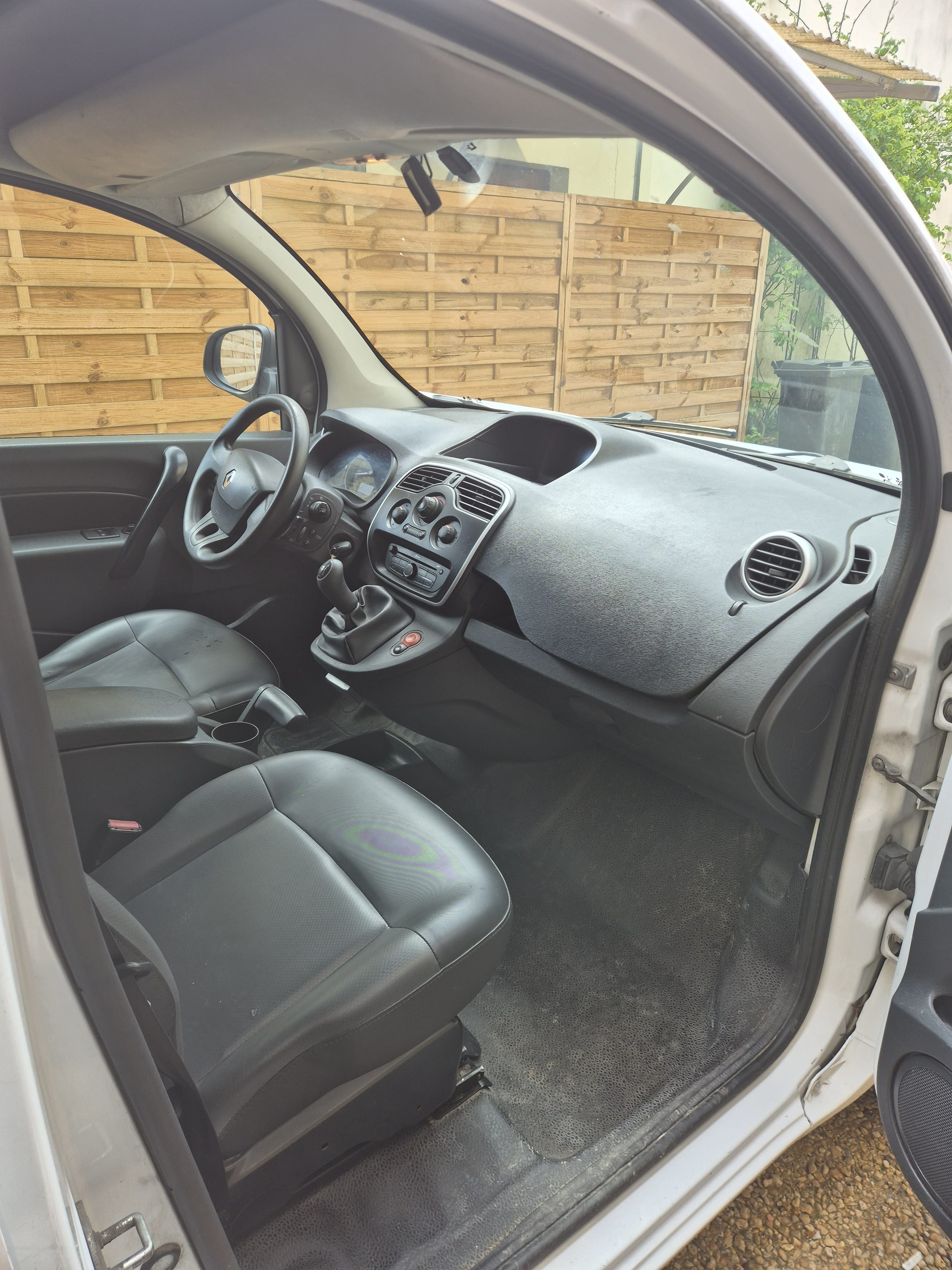 Renault Kangoo Fourgon avec GPS
