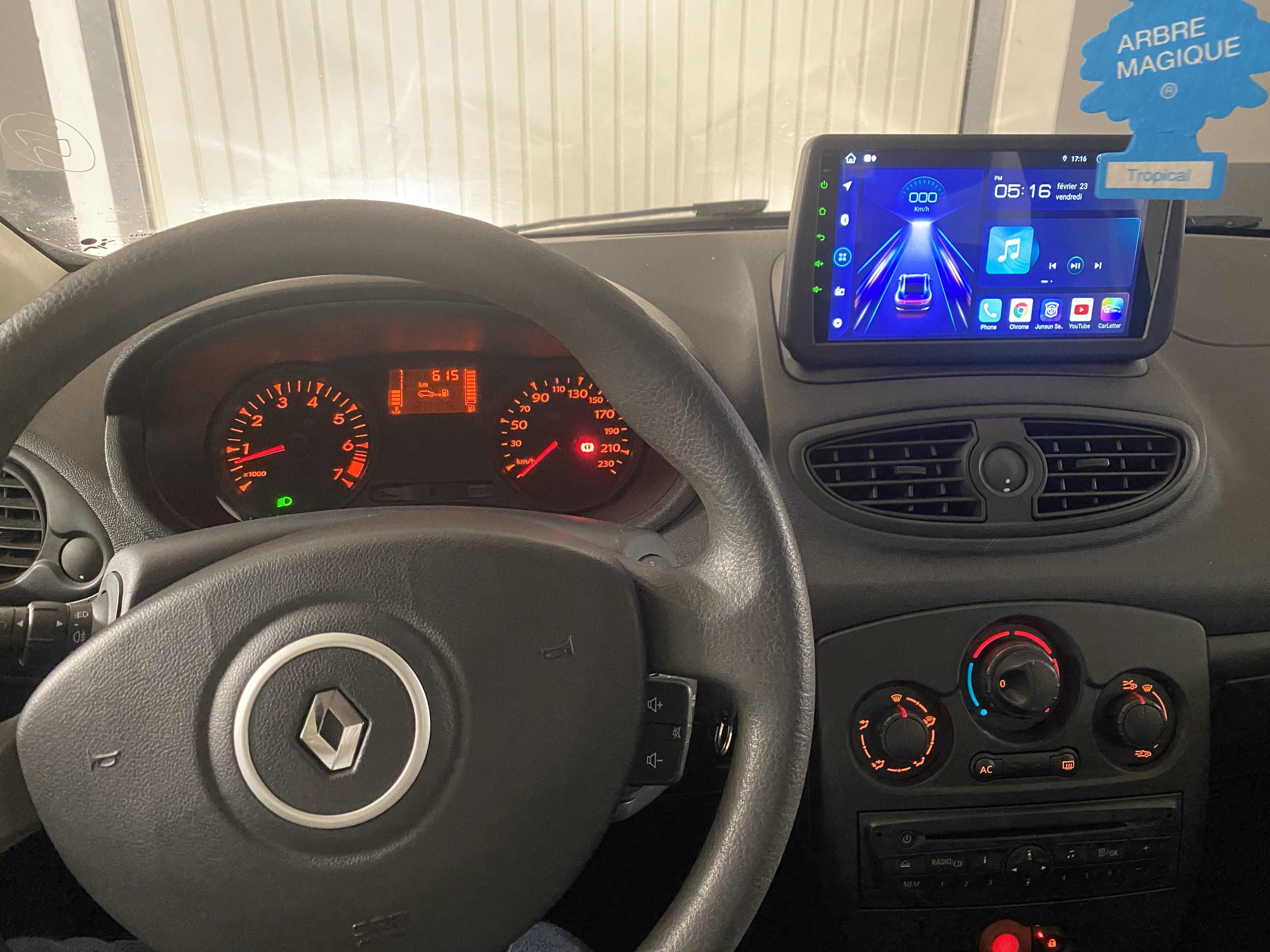 Renault Clio avec Apple CarPlay