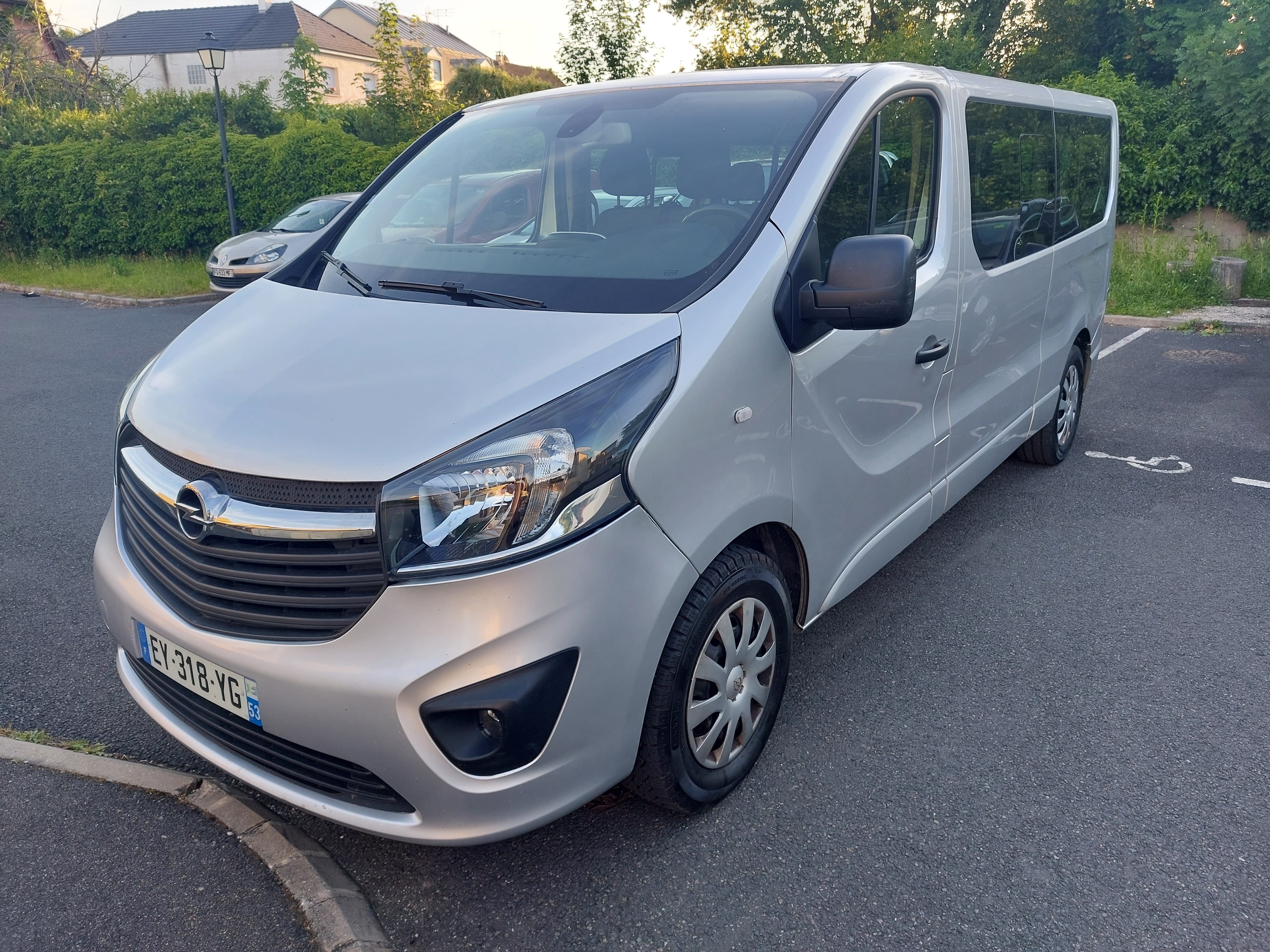 Opel Vivaro Combi 1.6 Diesel bi-turbo avec Chaines