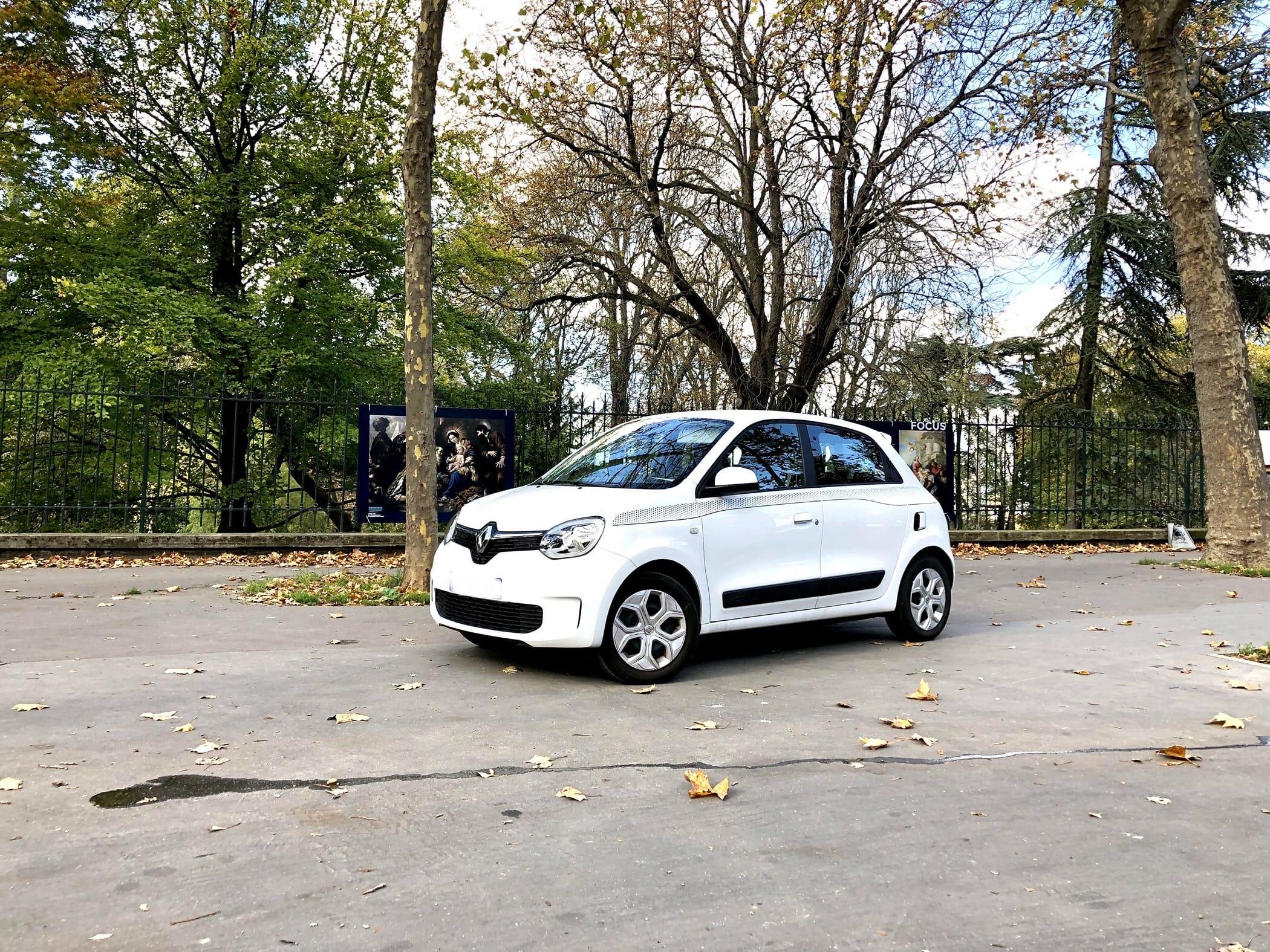 Renault Twingo FQ765 avec Audio Bluetooth
