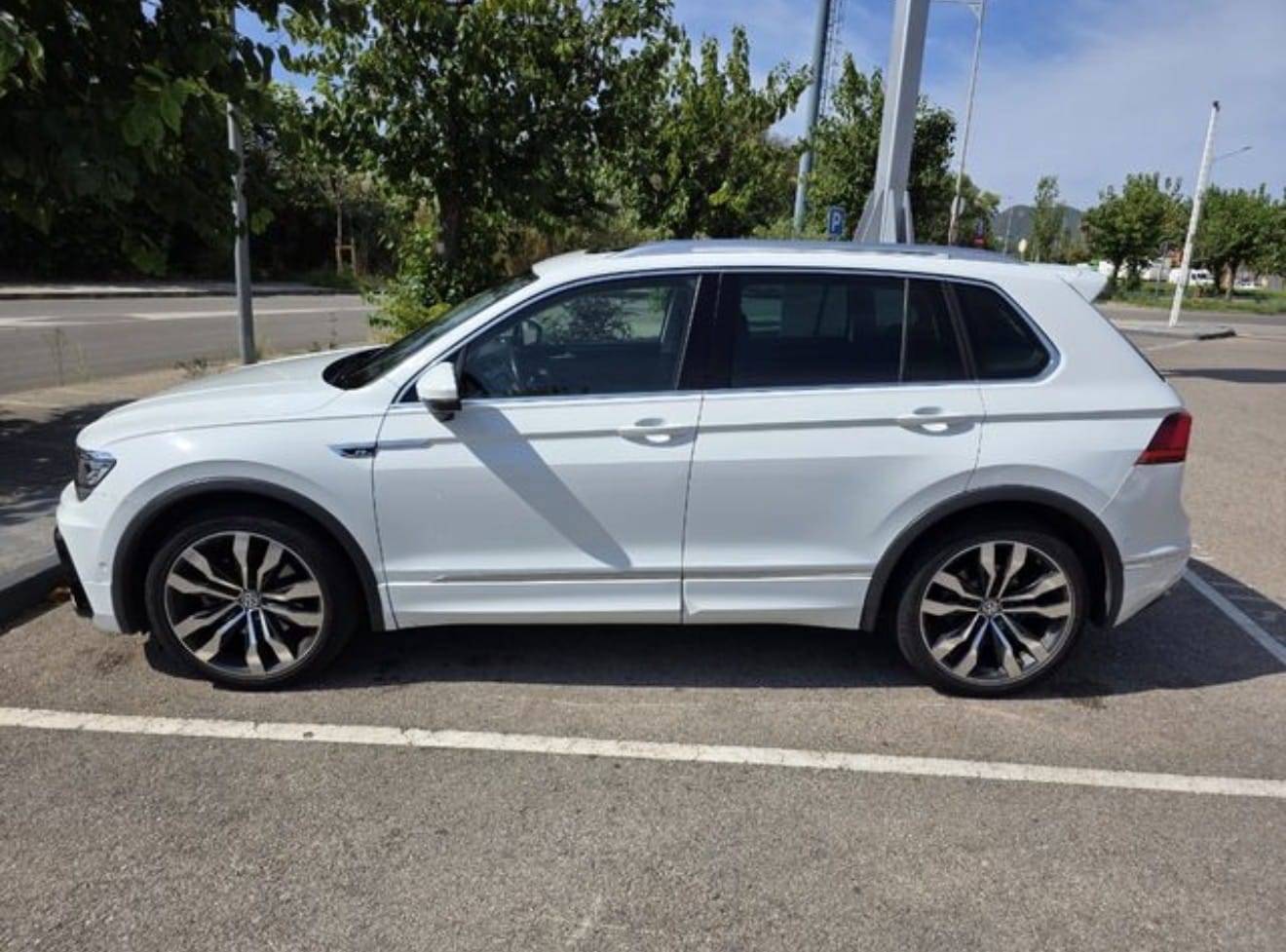 Volkswagen Tiguan 2.0T SE 4Motion con Tracción cuatro ruedas