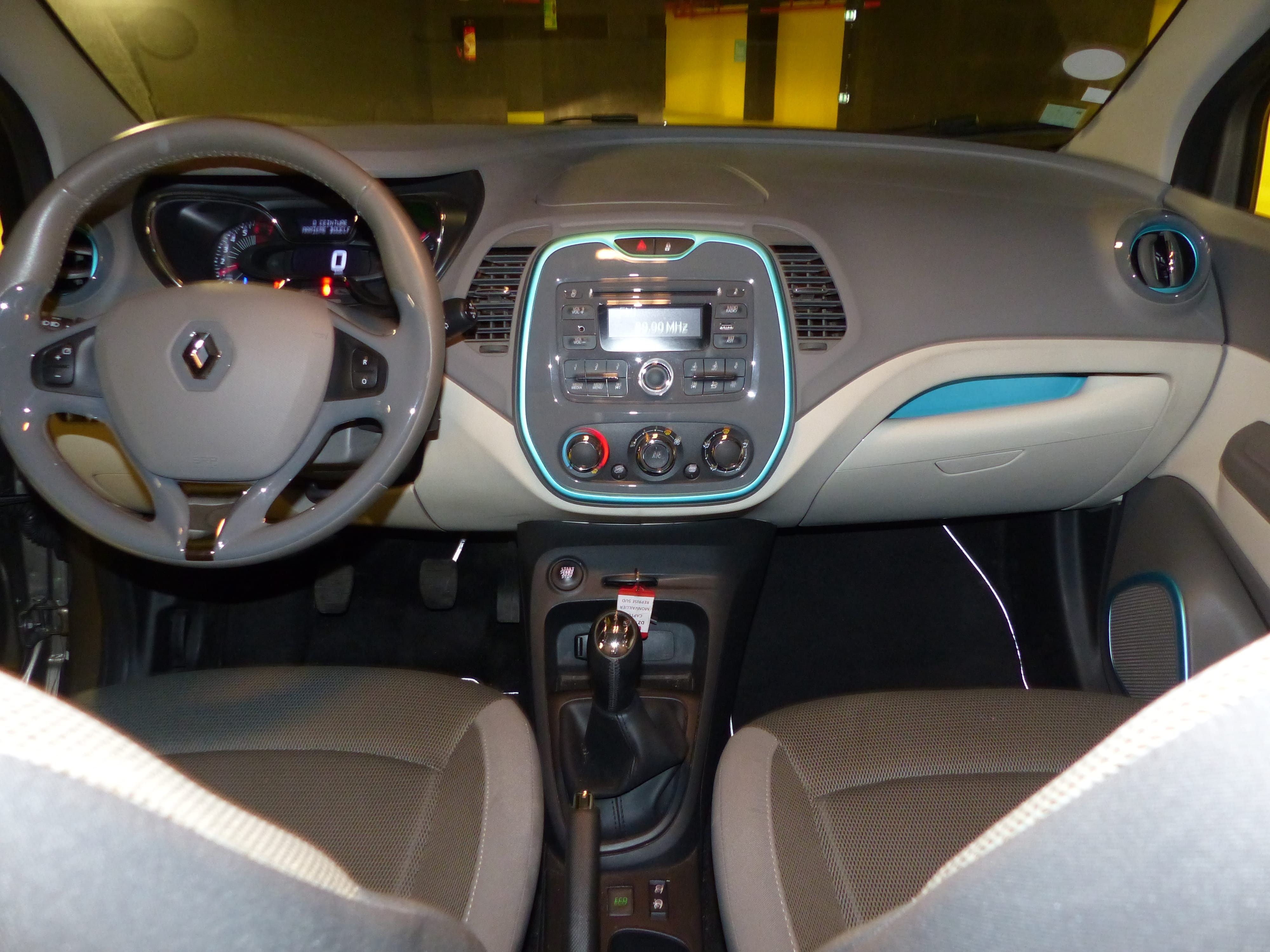 Renault Captur DZ417ZC avec Entrée audio / iPod