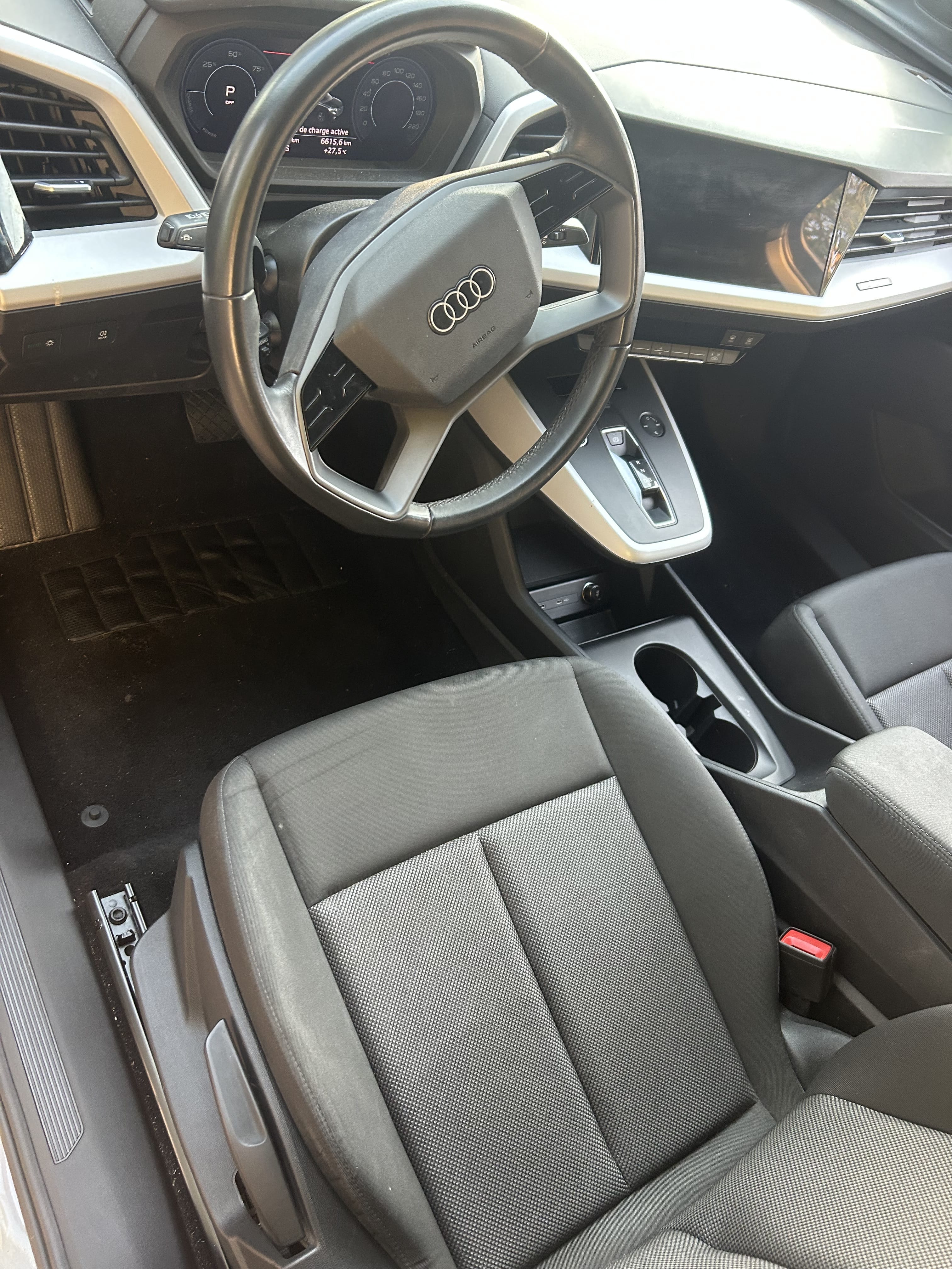 Audi Q4 35 e-tron (RWD) avec GPS