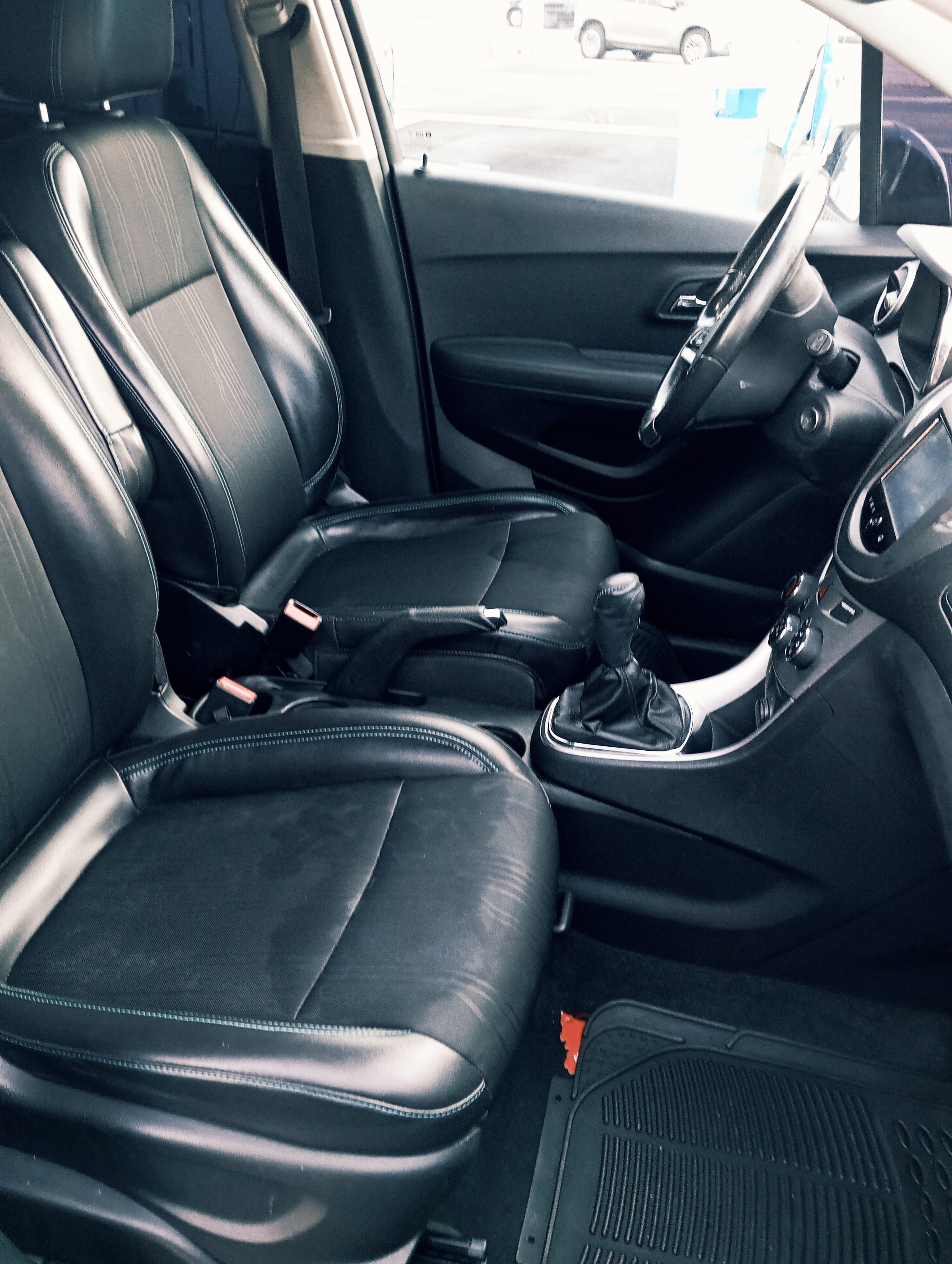 Chevrolet Trax LS with Baby seat