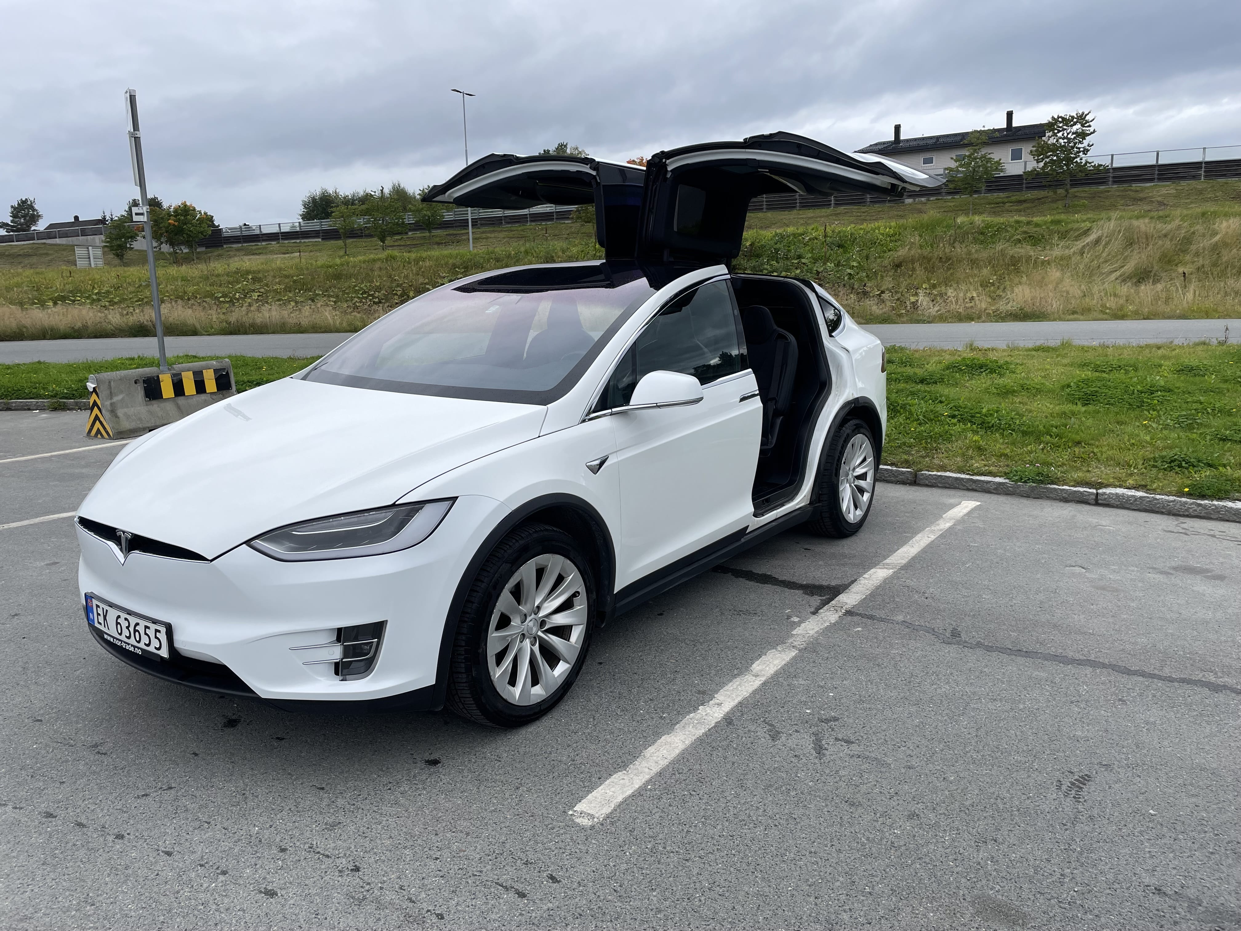 Tesla Model X 75D med Aircondition