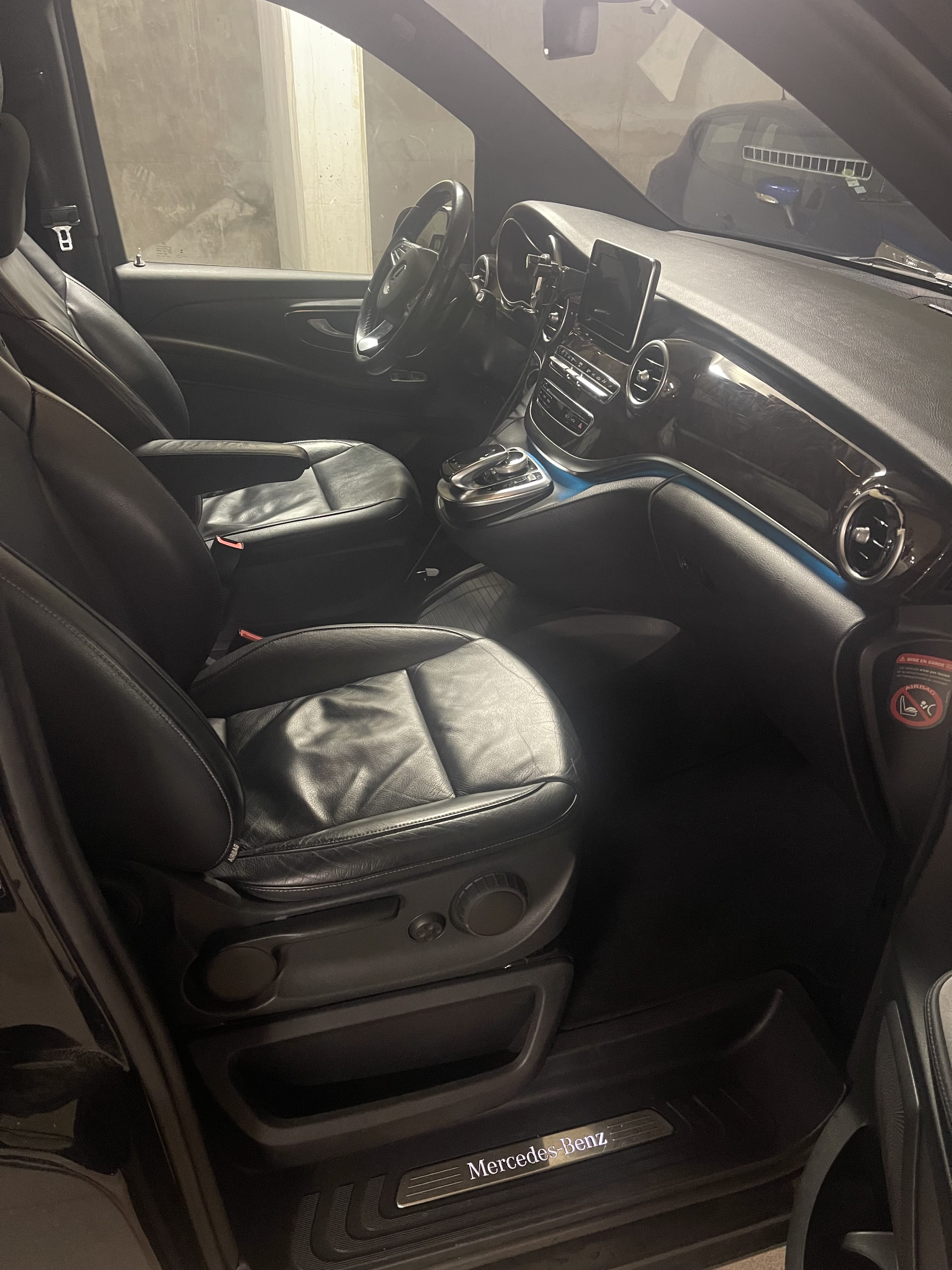 Mercedes-Benz Classe V 220d avec Pneus neige