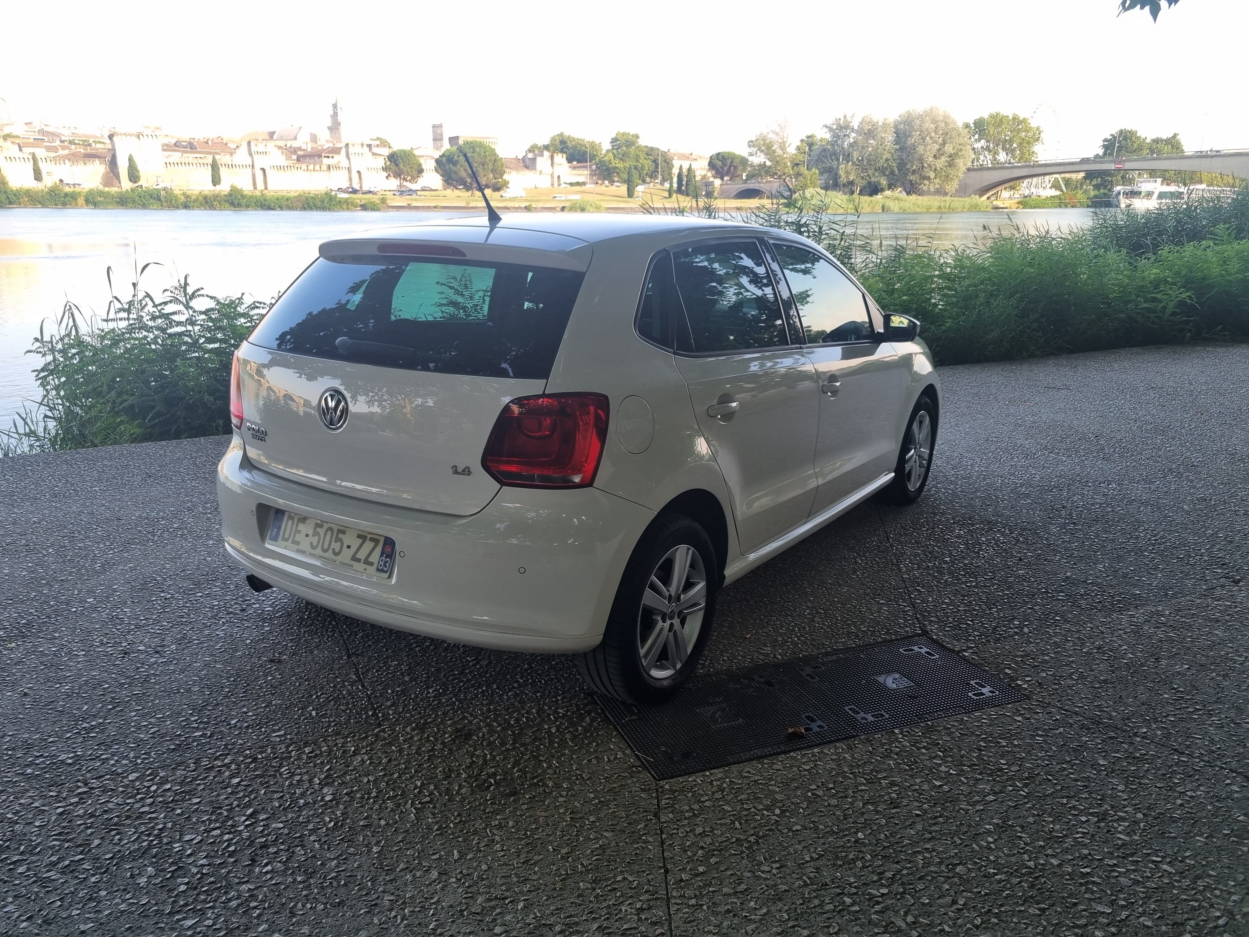 Volkswagen Polo 1.4 essence avec Apple CarPlay