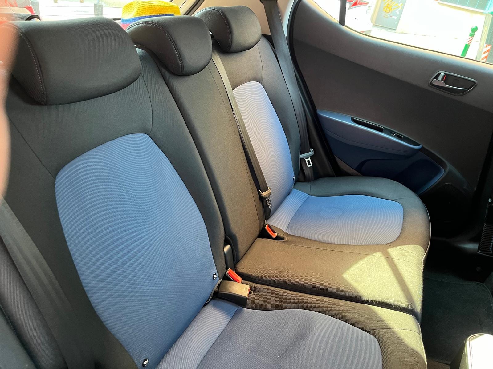 Hyundai i10 mit USB-Ladeanschlüsse