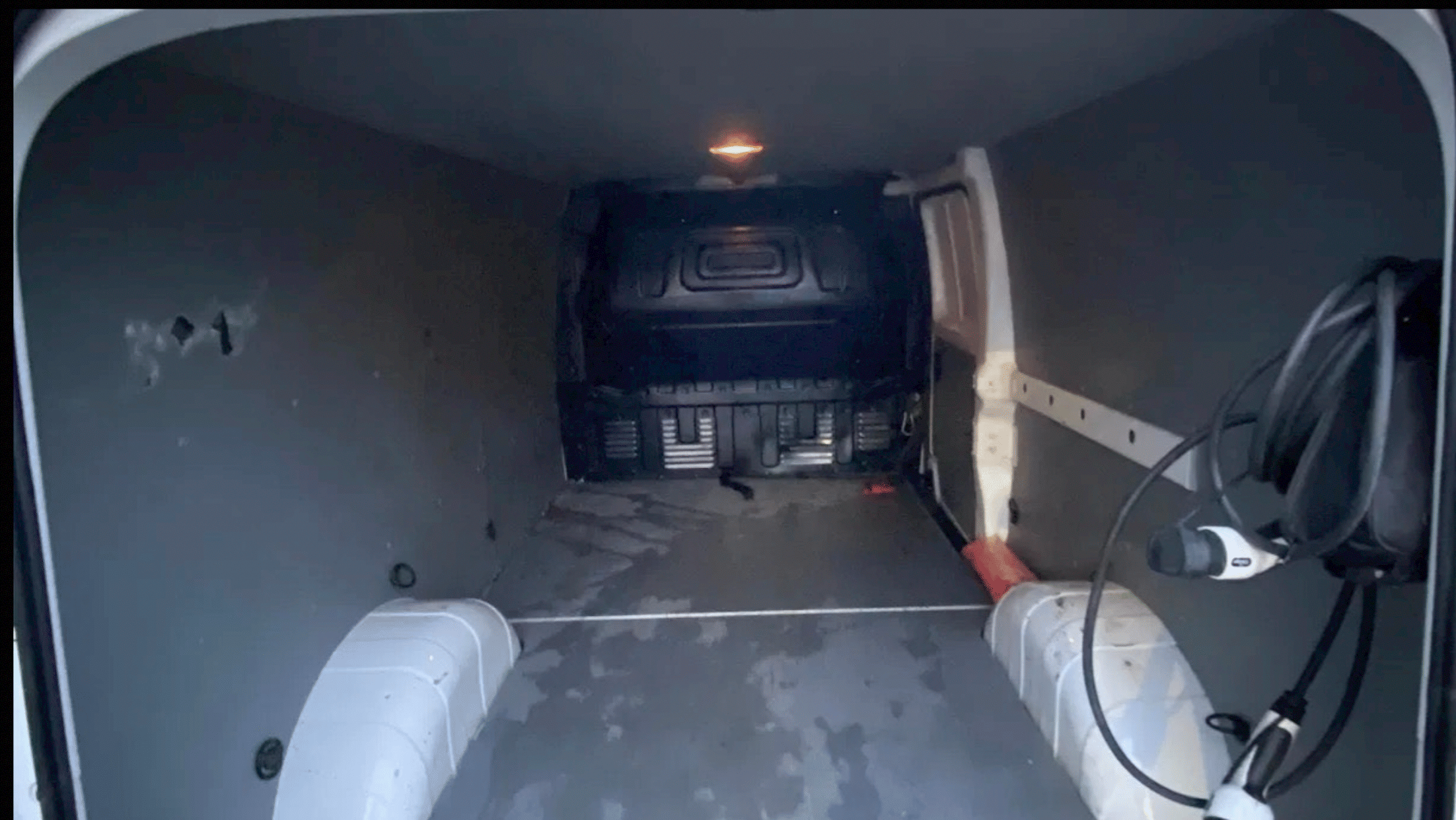 Maxus eDeliver 3 Elbil with Bluetooth audio