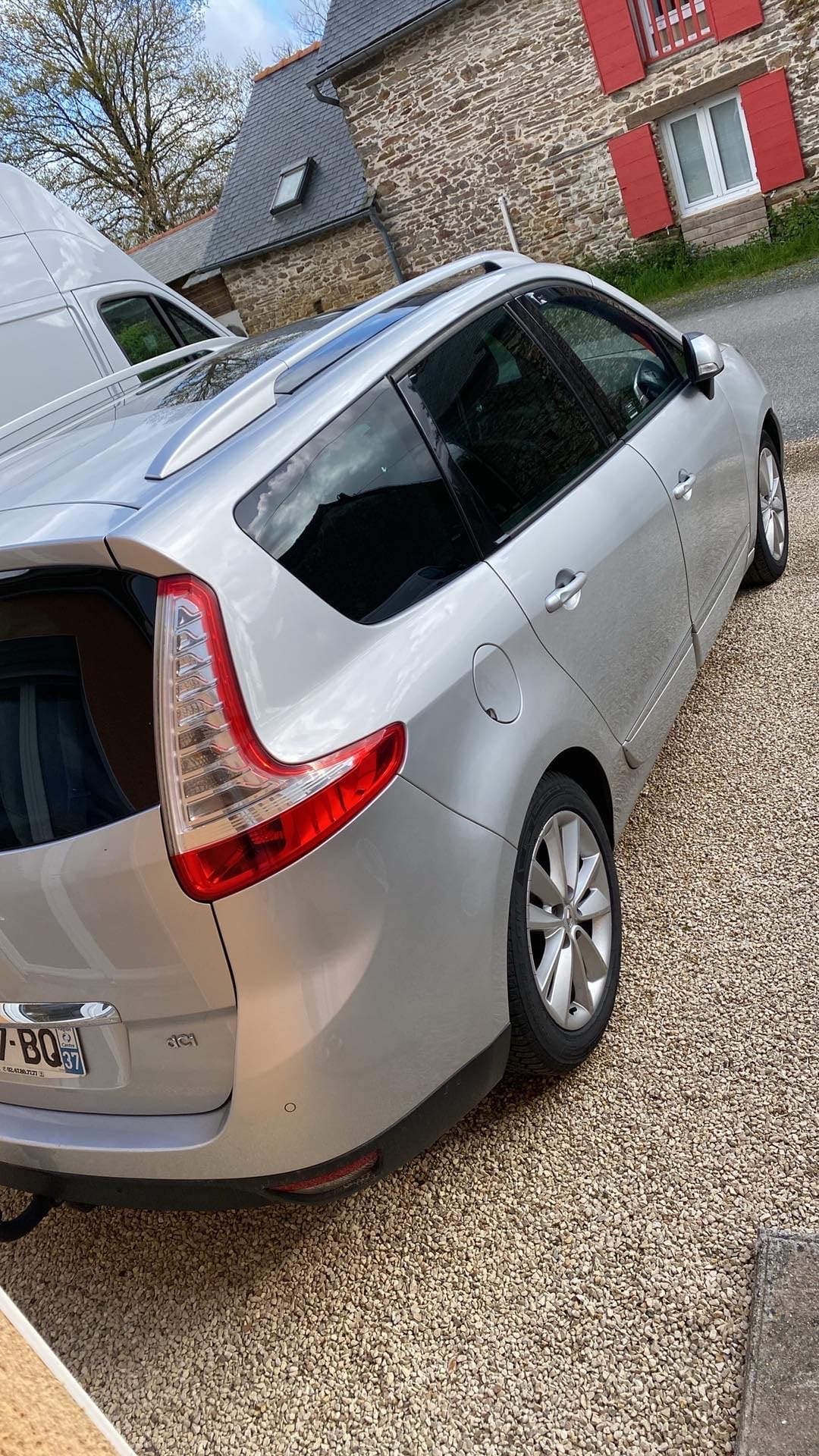 Renault Scenic 1.5 DCI 130 cv avec Climatisation