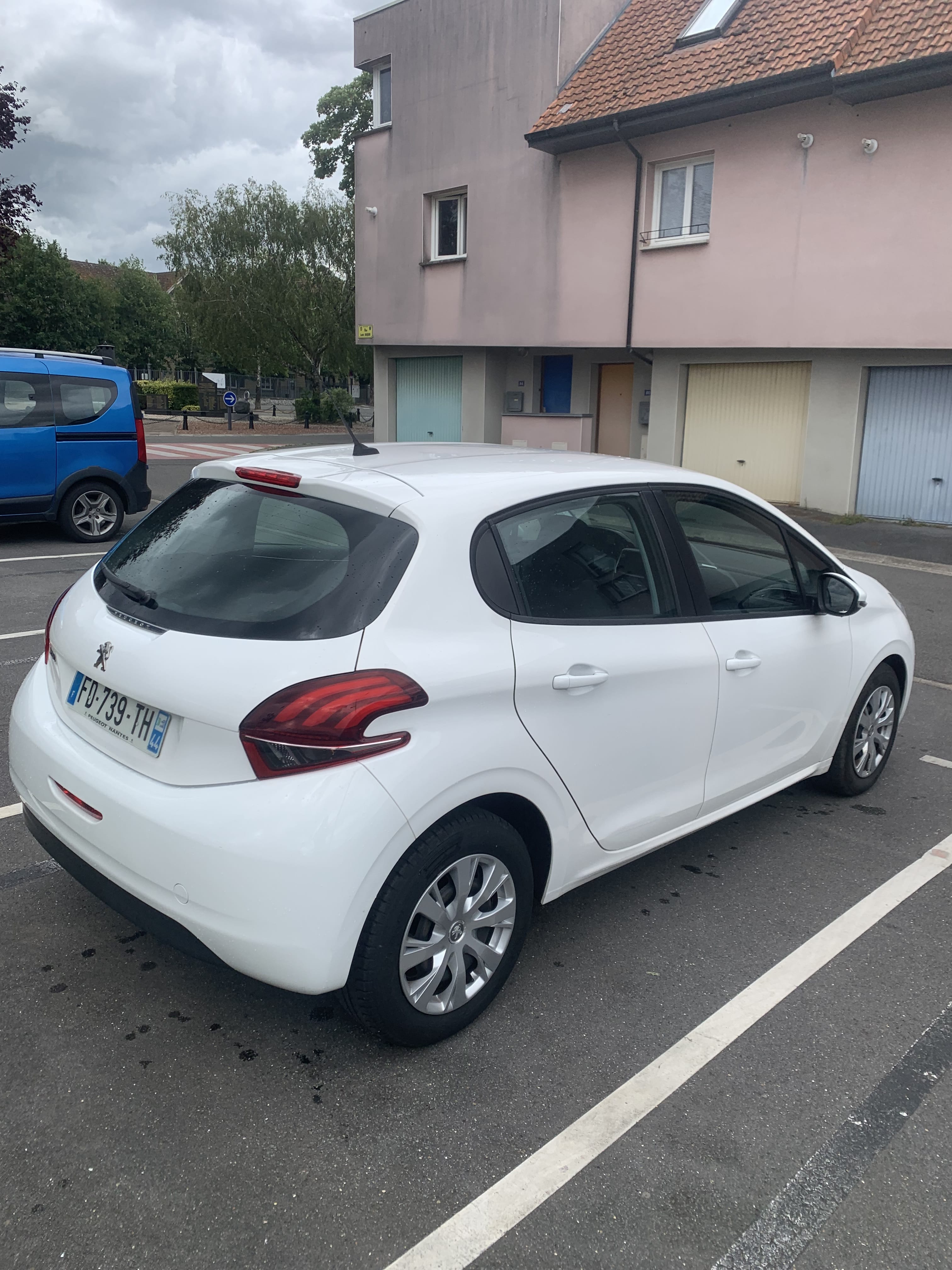 Peugeot 208 Société avec Régulateur de vitesse