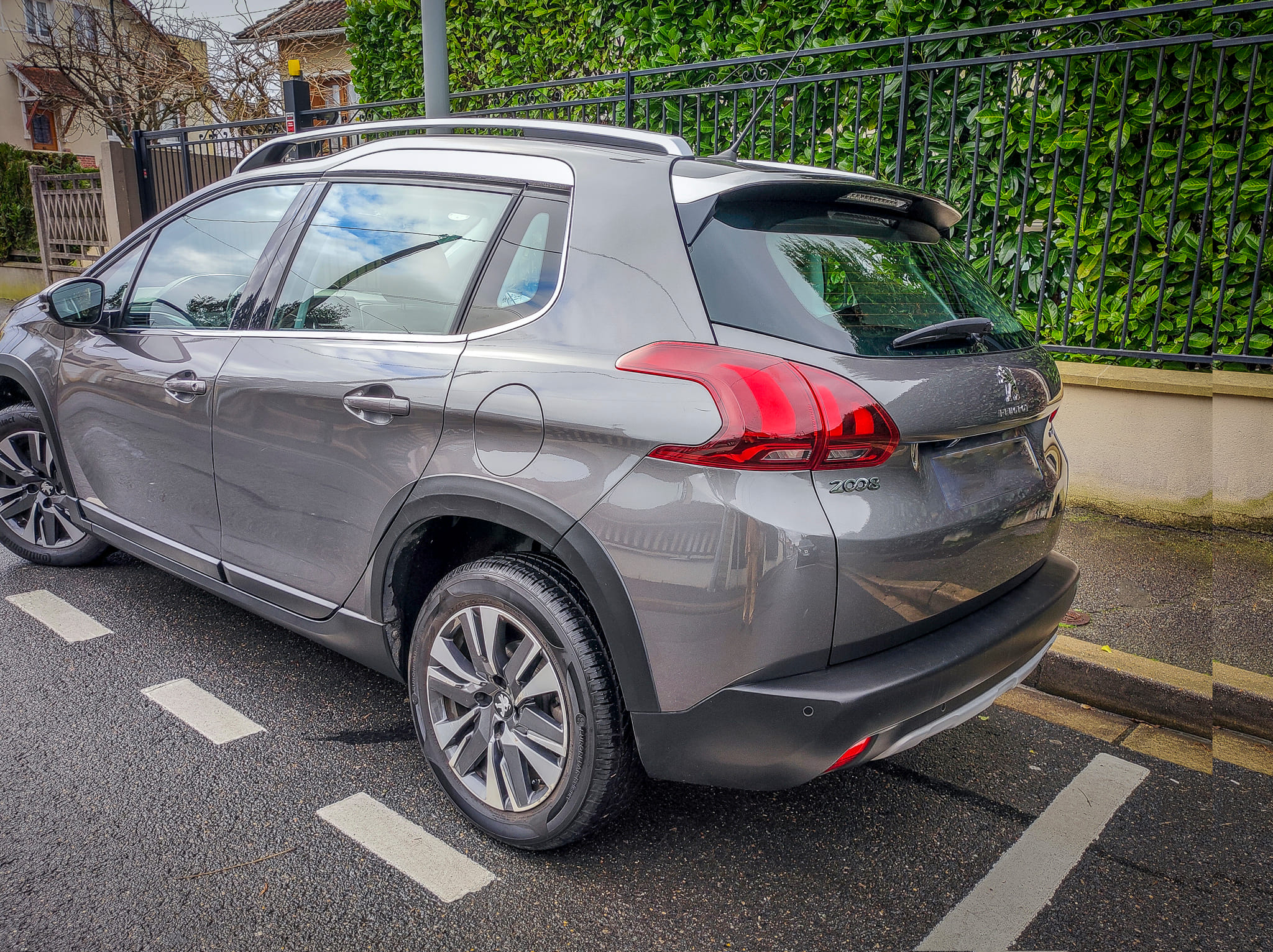 Peugeot 2008 avec GPS