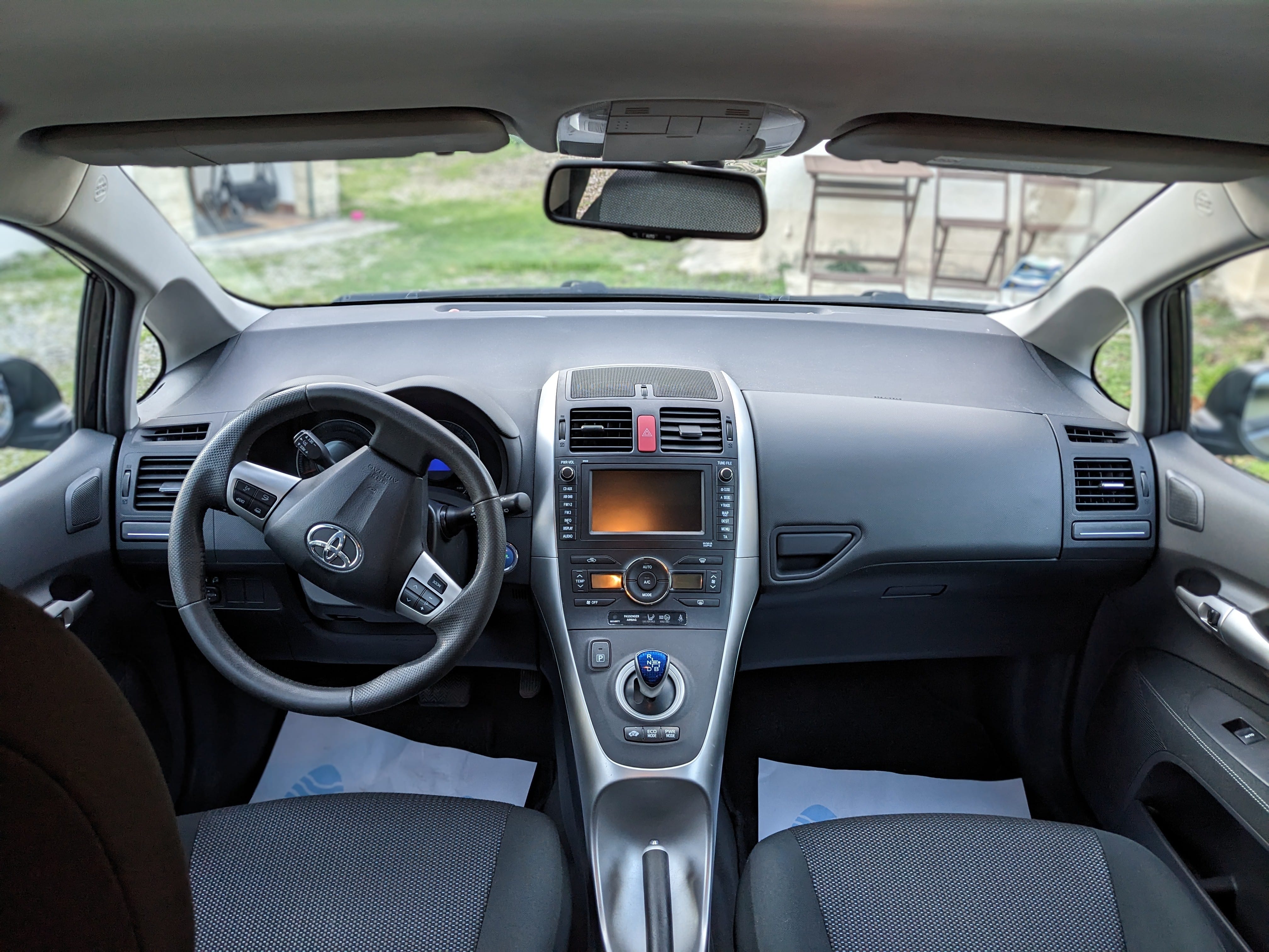 Toyota Auris 1.8 HSD Hybride avec GPS