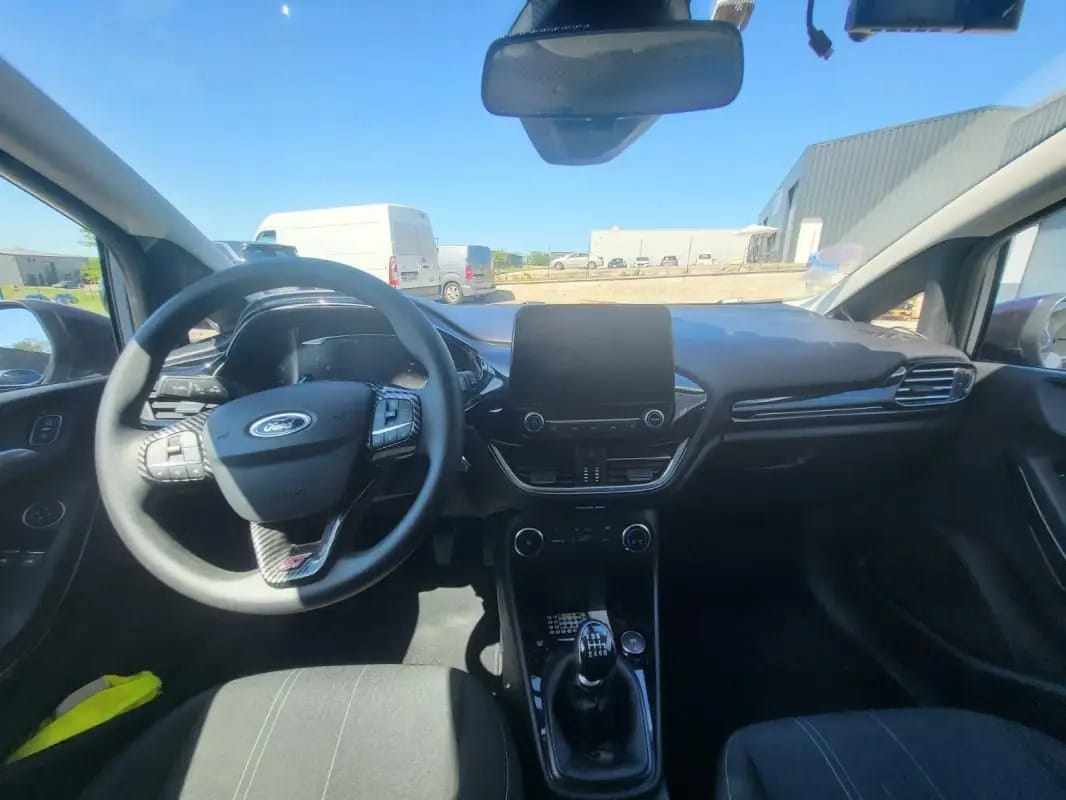 Ford Fiesta avec GPS