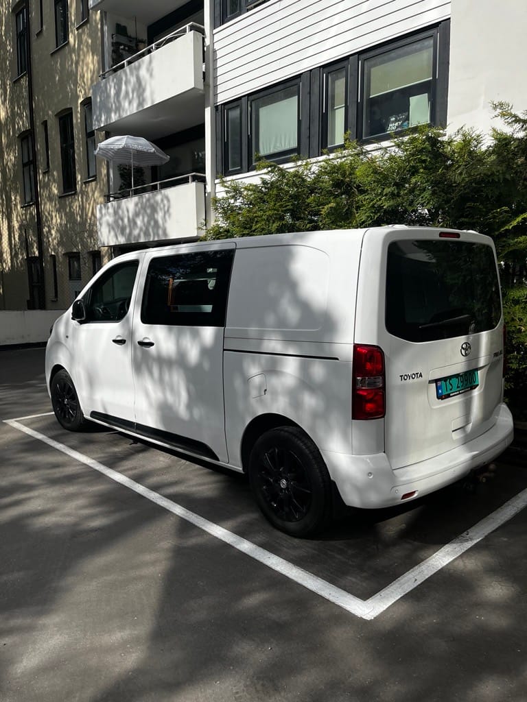 Toyota Proace Varebil mit Rückfahrkamera