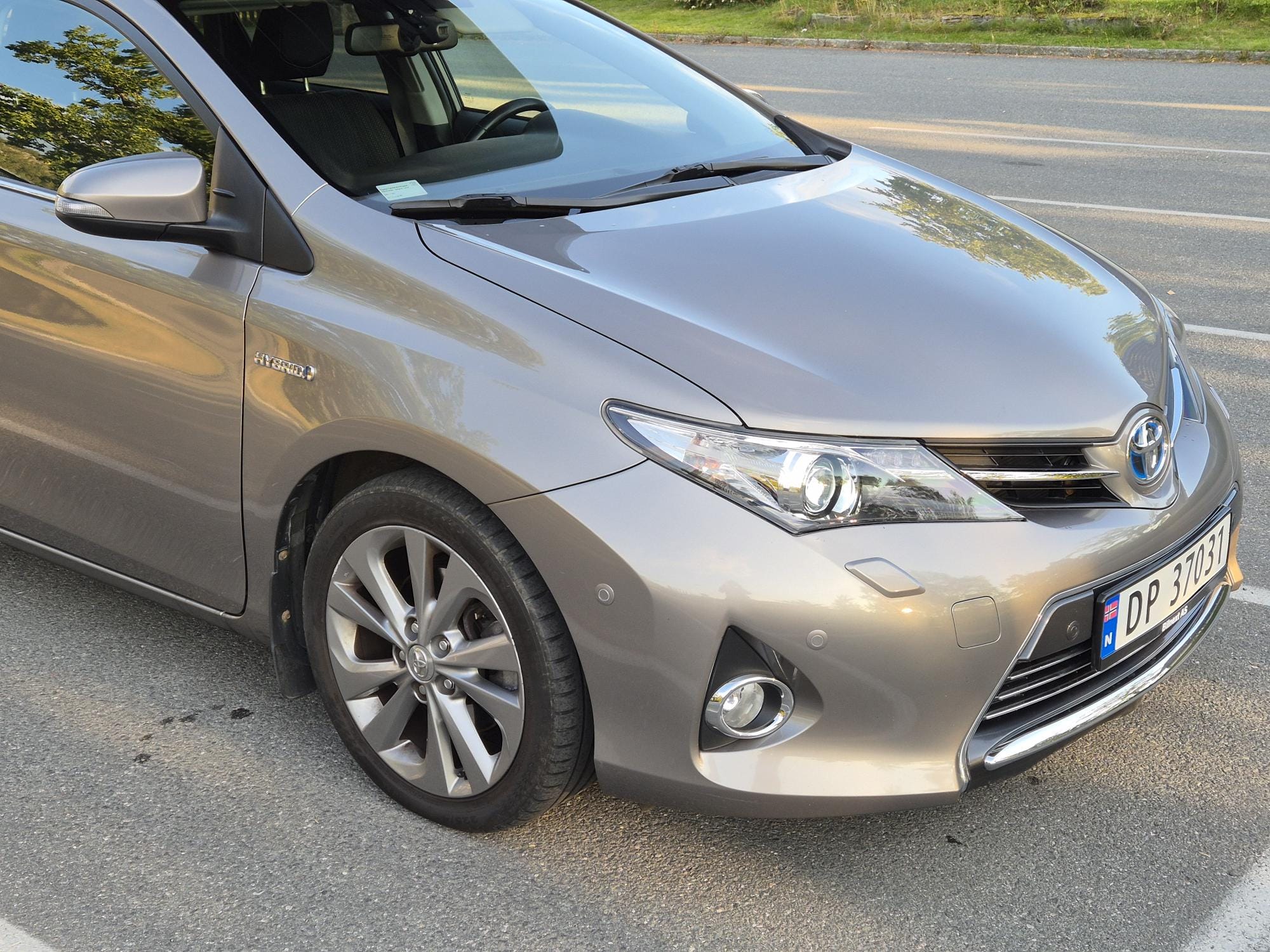 Toyota Auris Hybrid med Aircondition