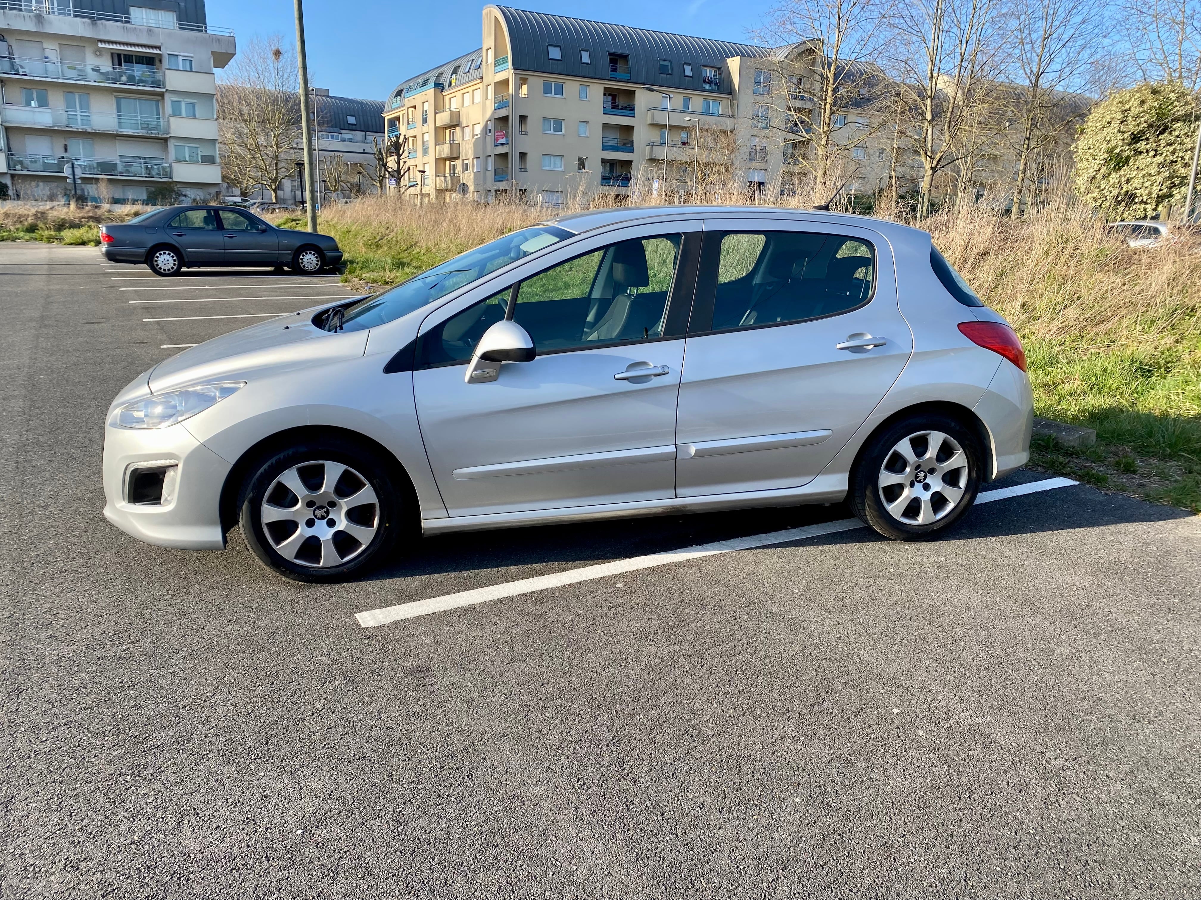 Peugeot 308 Boîte auto avec Climatisation