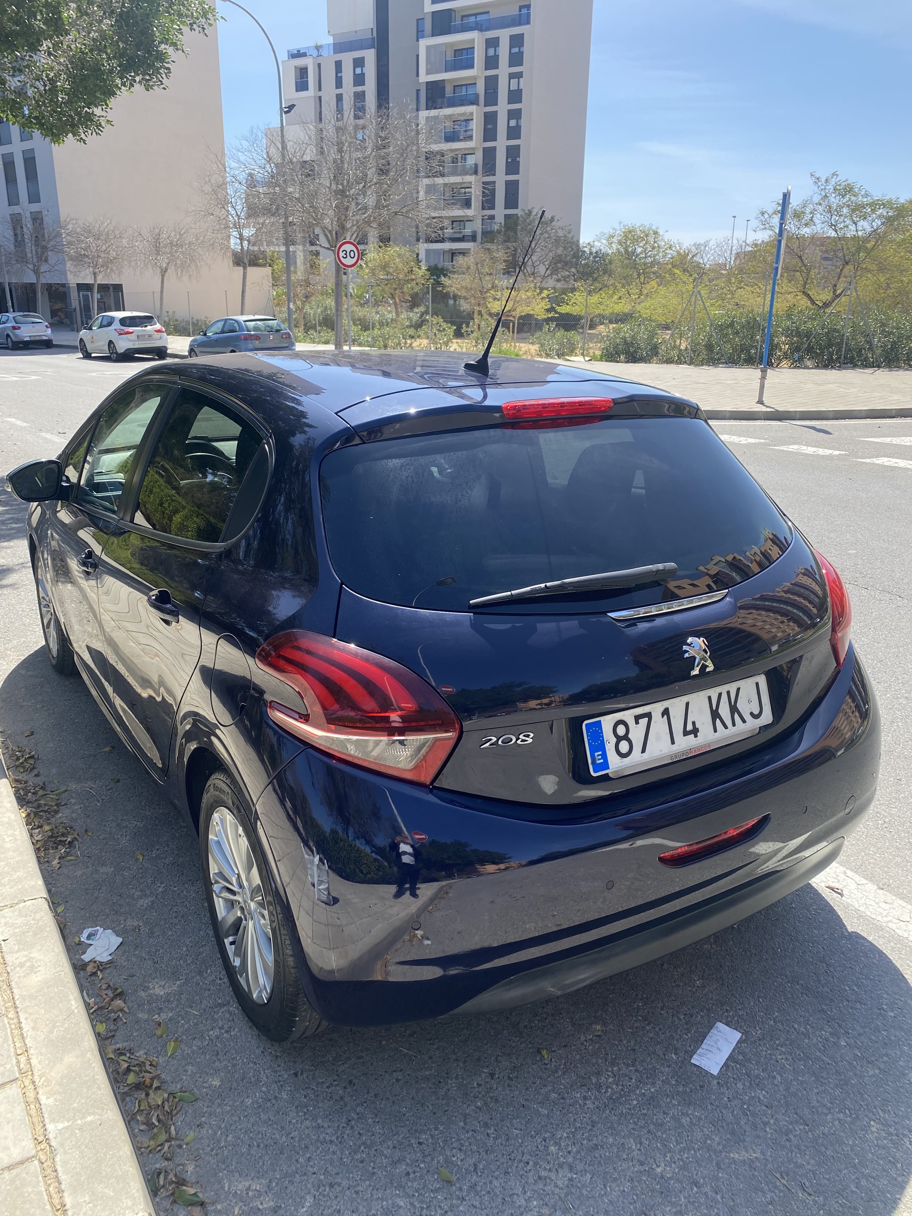 Peugeot 208 con Cámara de marcha atrás