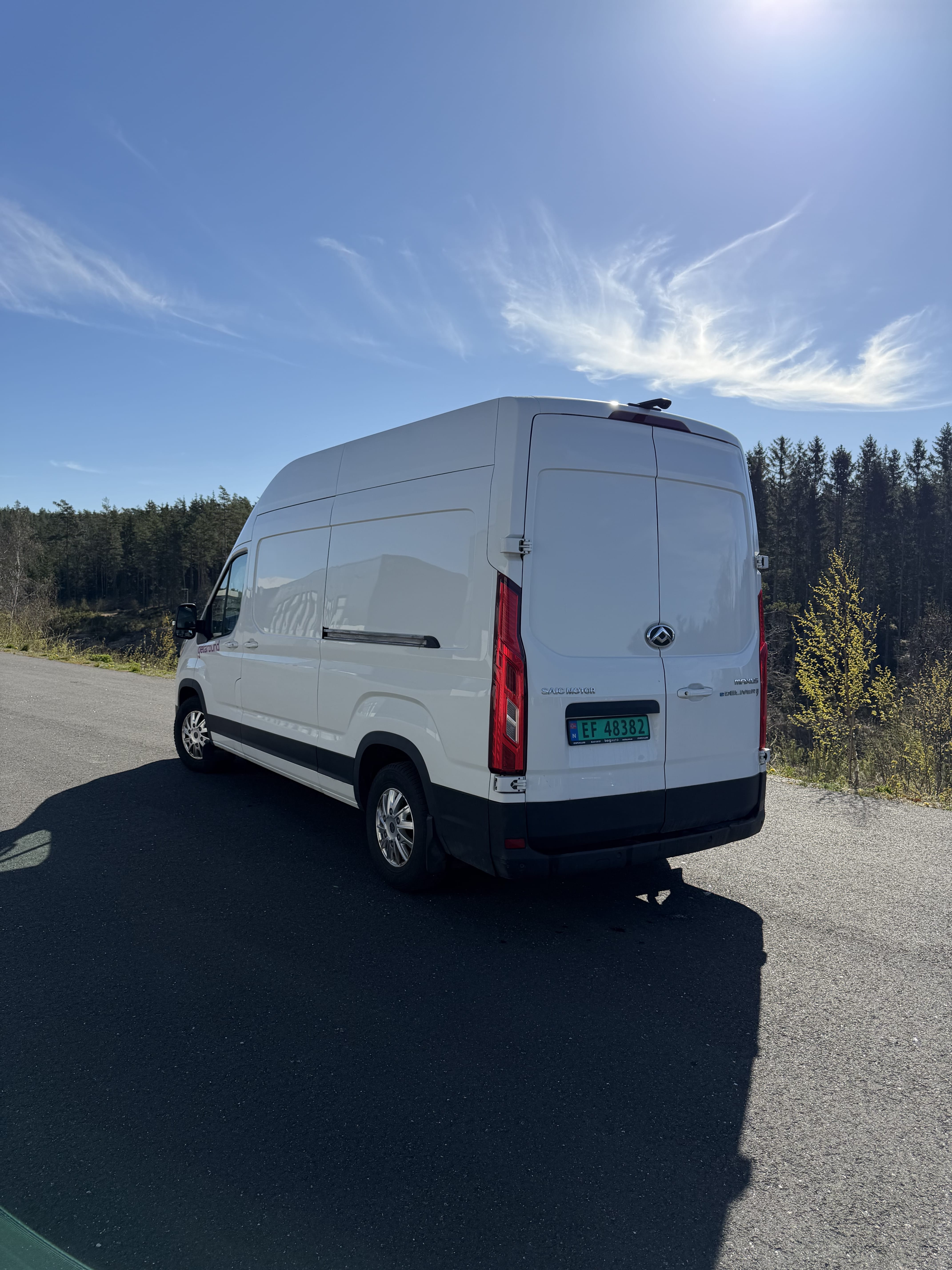 Maxus eDeliver 9 240km rekkevidde. 16m3 varerom. Automat. Elektrisk. mit Navigationsgerät