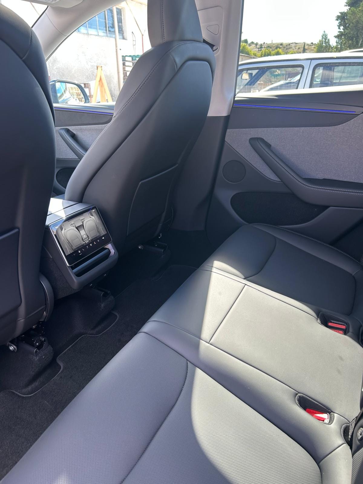 Tesla Model Y Long Range avec Audio Bluetooth