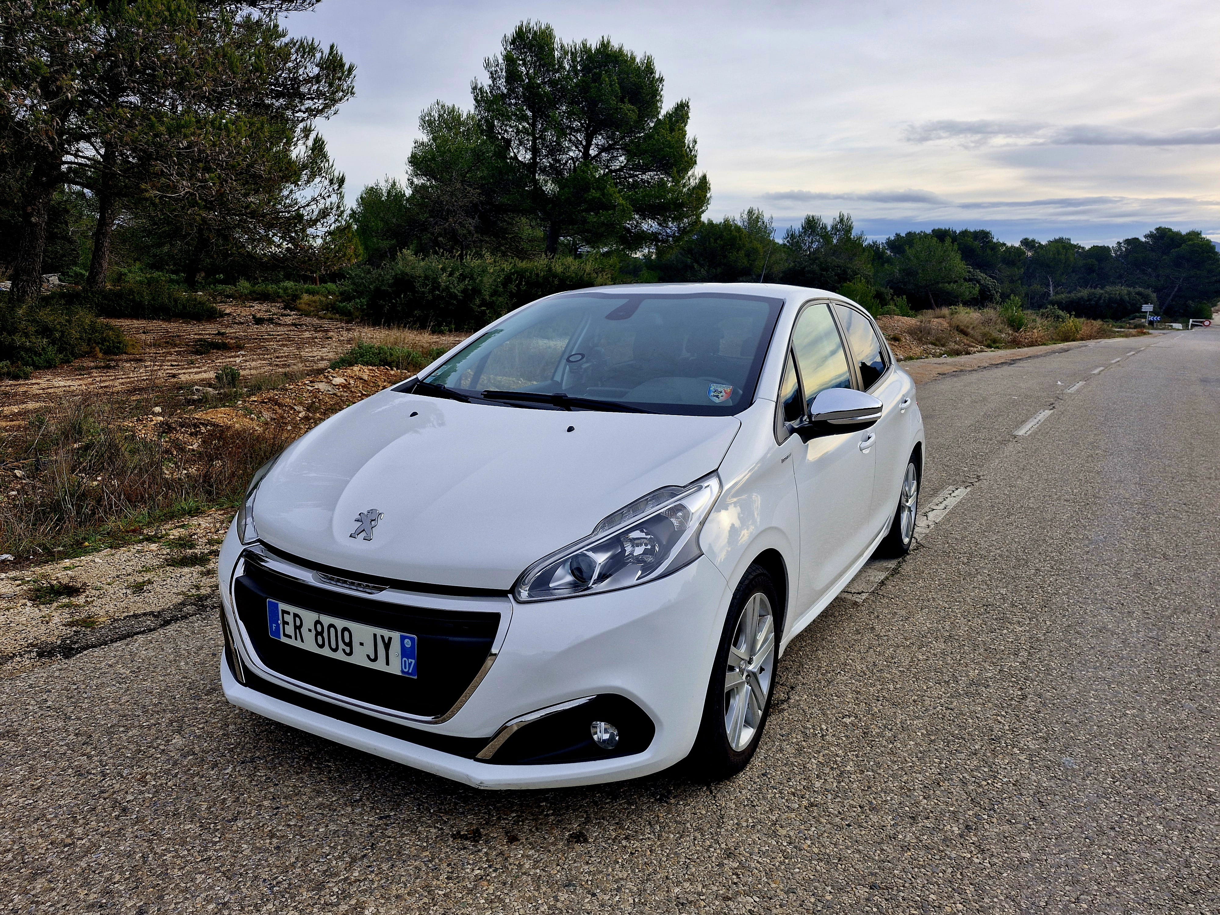 Peugeot 208, 2017, Essence 95