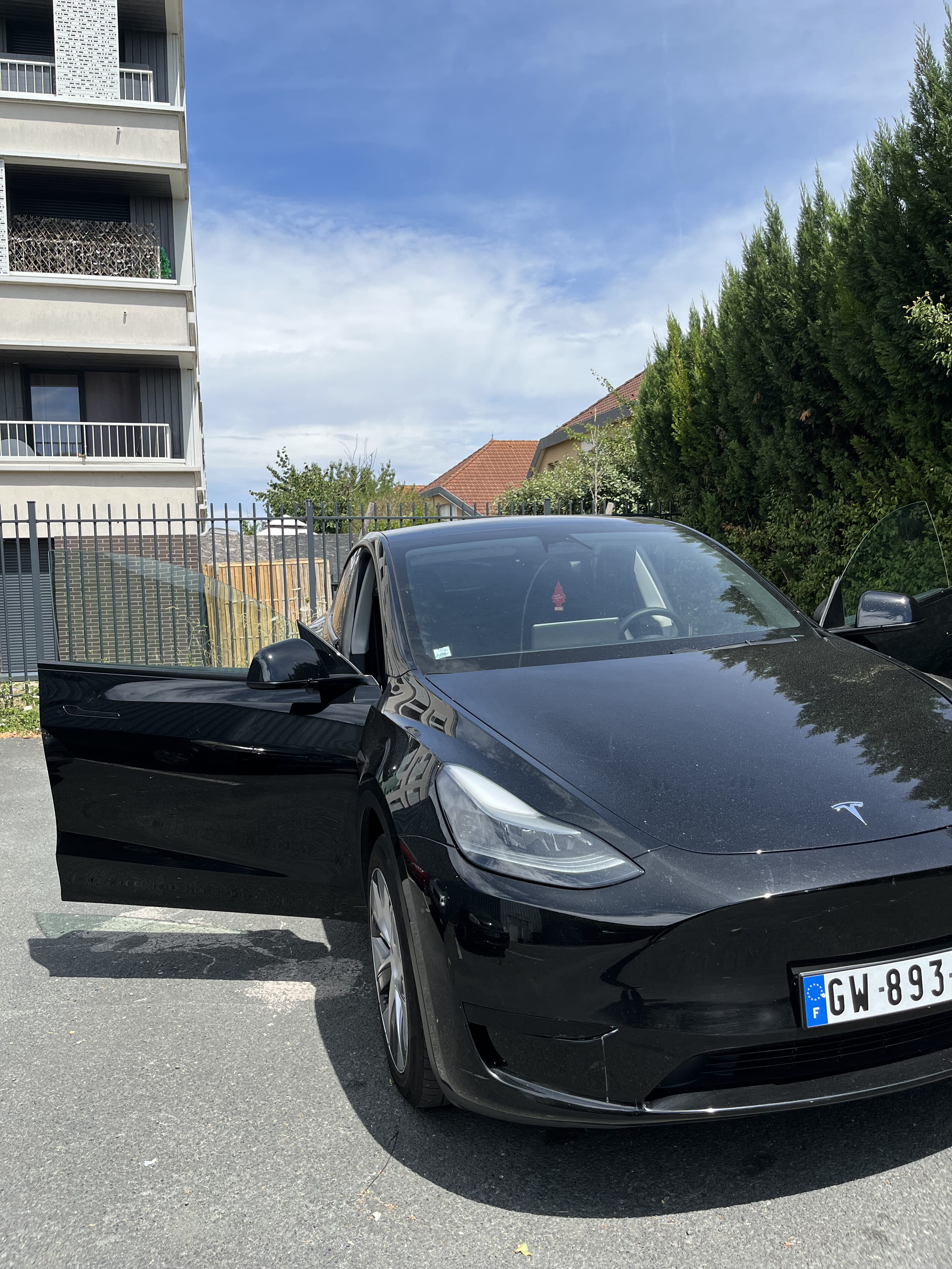 Tesla Model Y avec Quatre roues motrices