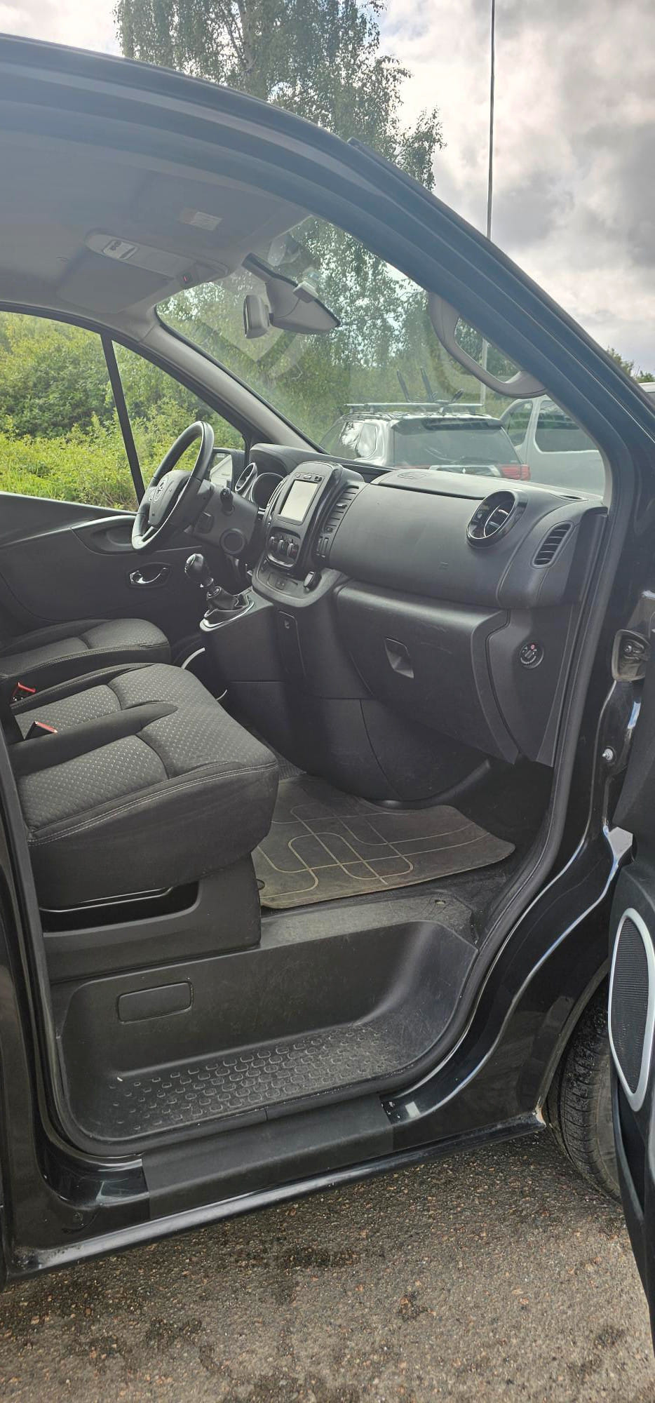 Opel Vivaro med Vinterdekk