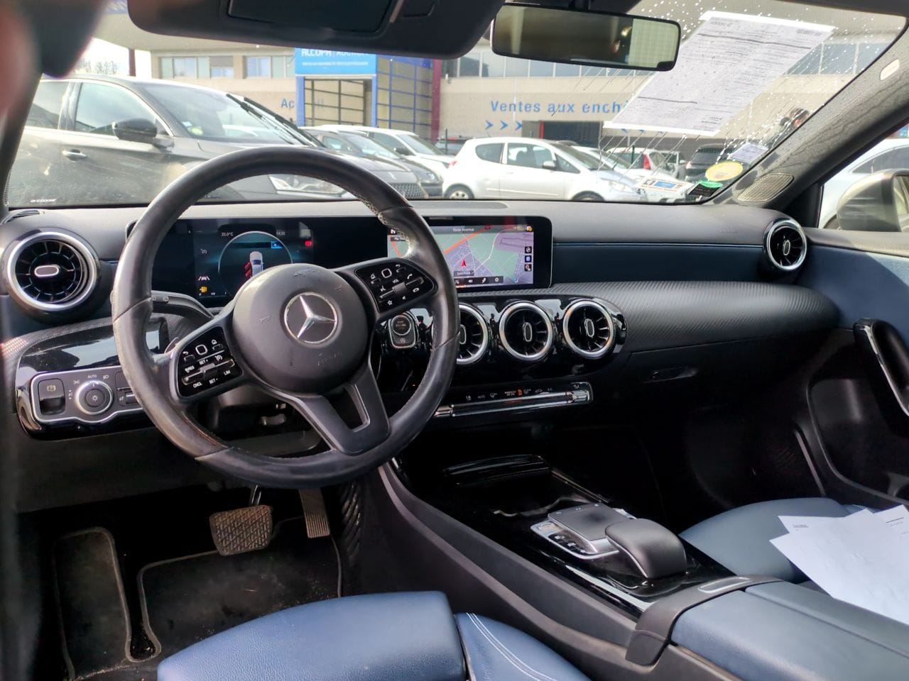 Mercedes-Benz CLA 180 avec GPS