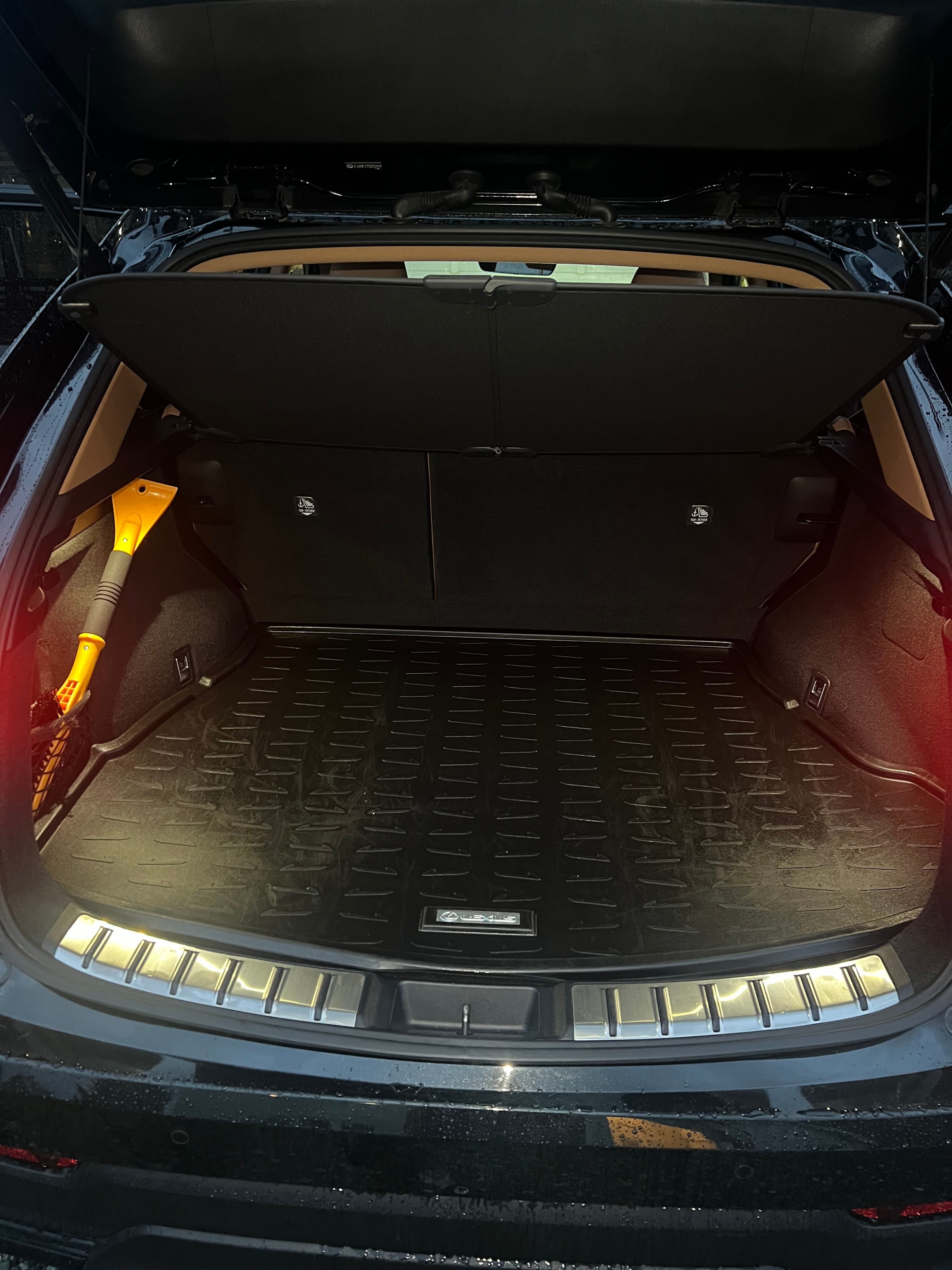 Lexus NX 450h+ med GPS