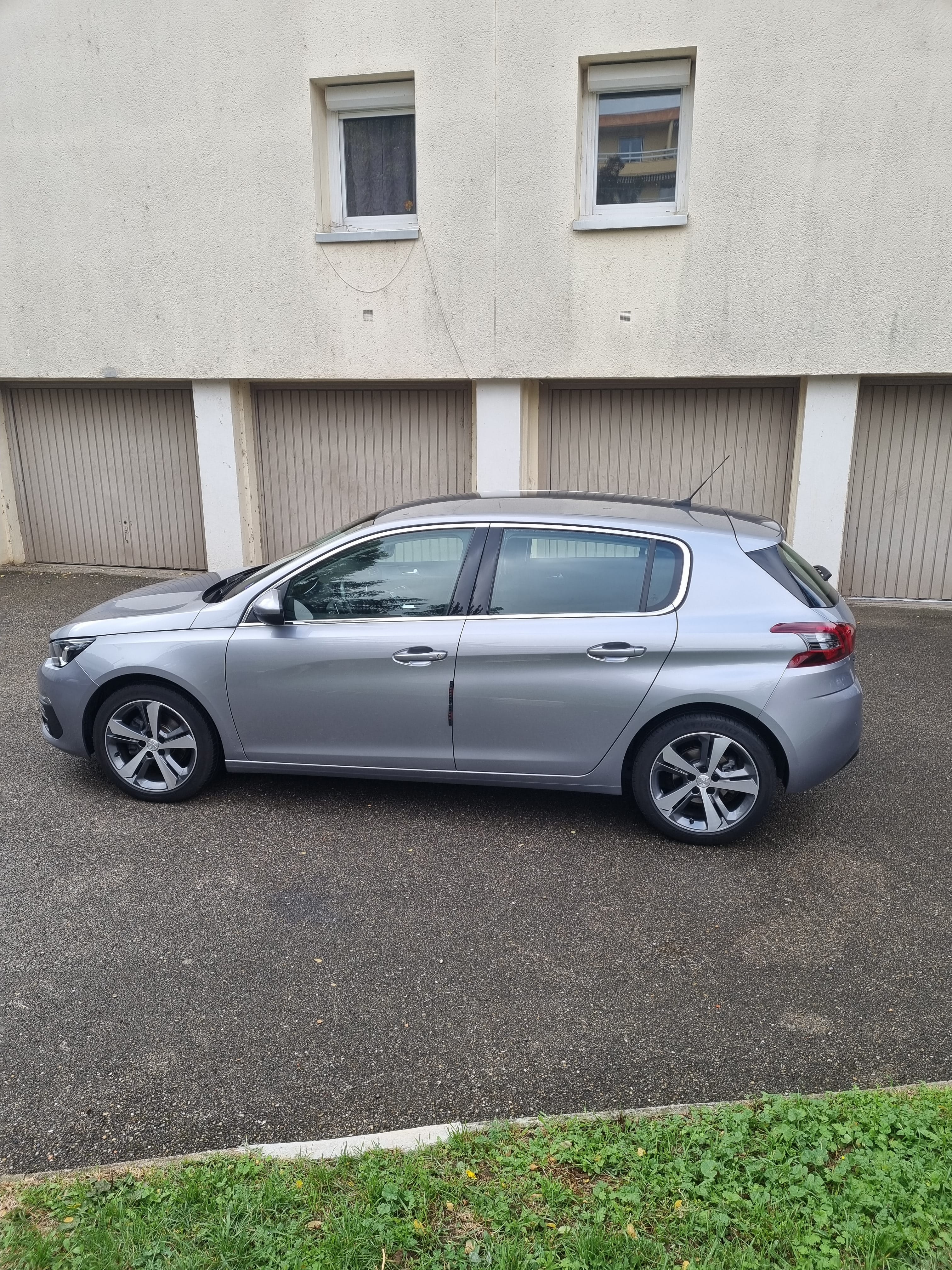 Peugeot 308 Etat neuf avec Climatisation