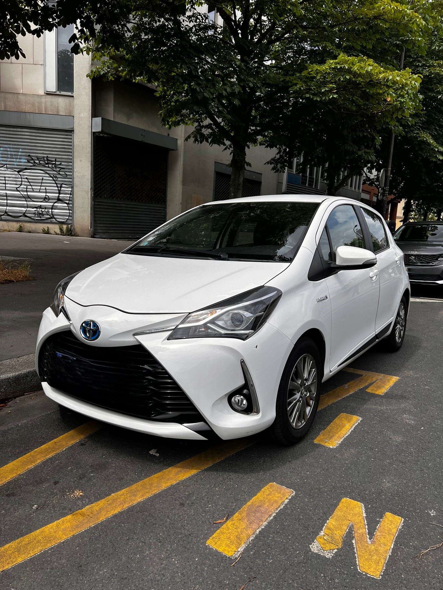 Toyota Yaris, 2017, Essence 95 / Électrique (hybride), automatique