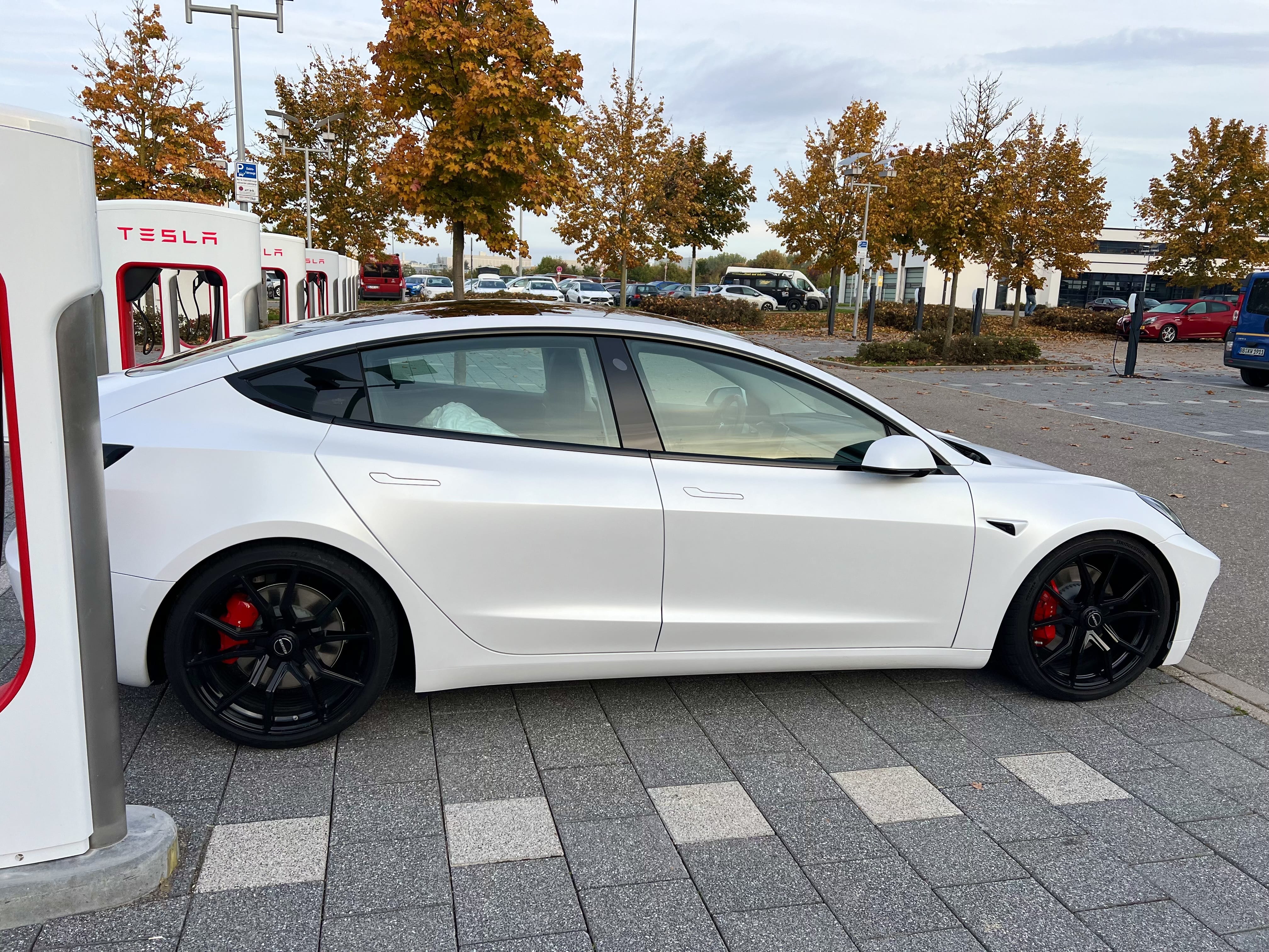 Tesla Model 3 Performance mit Rückfahrkamera