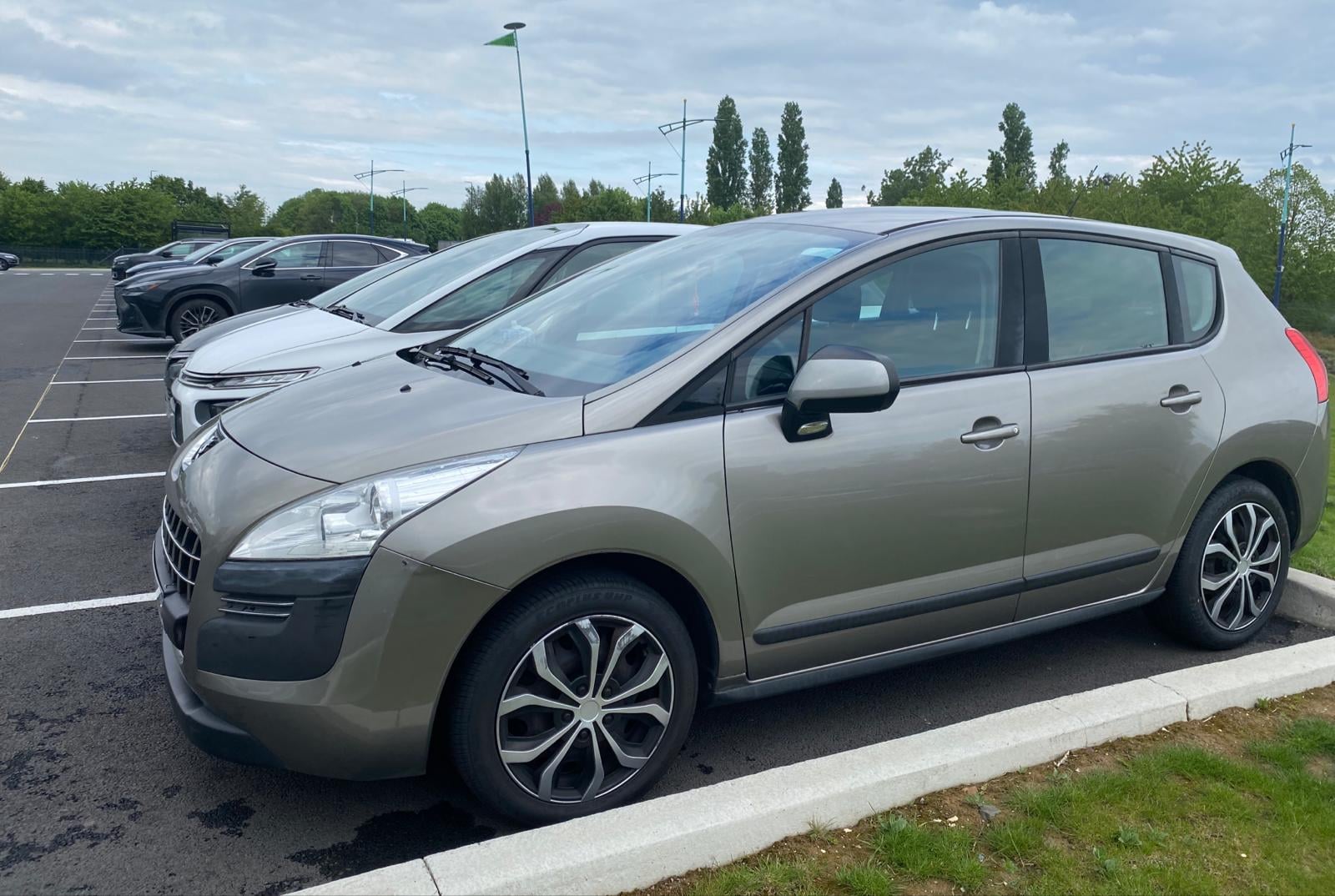Peugeot 3008, 2010, Diesel