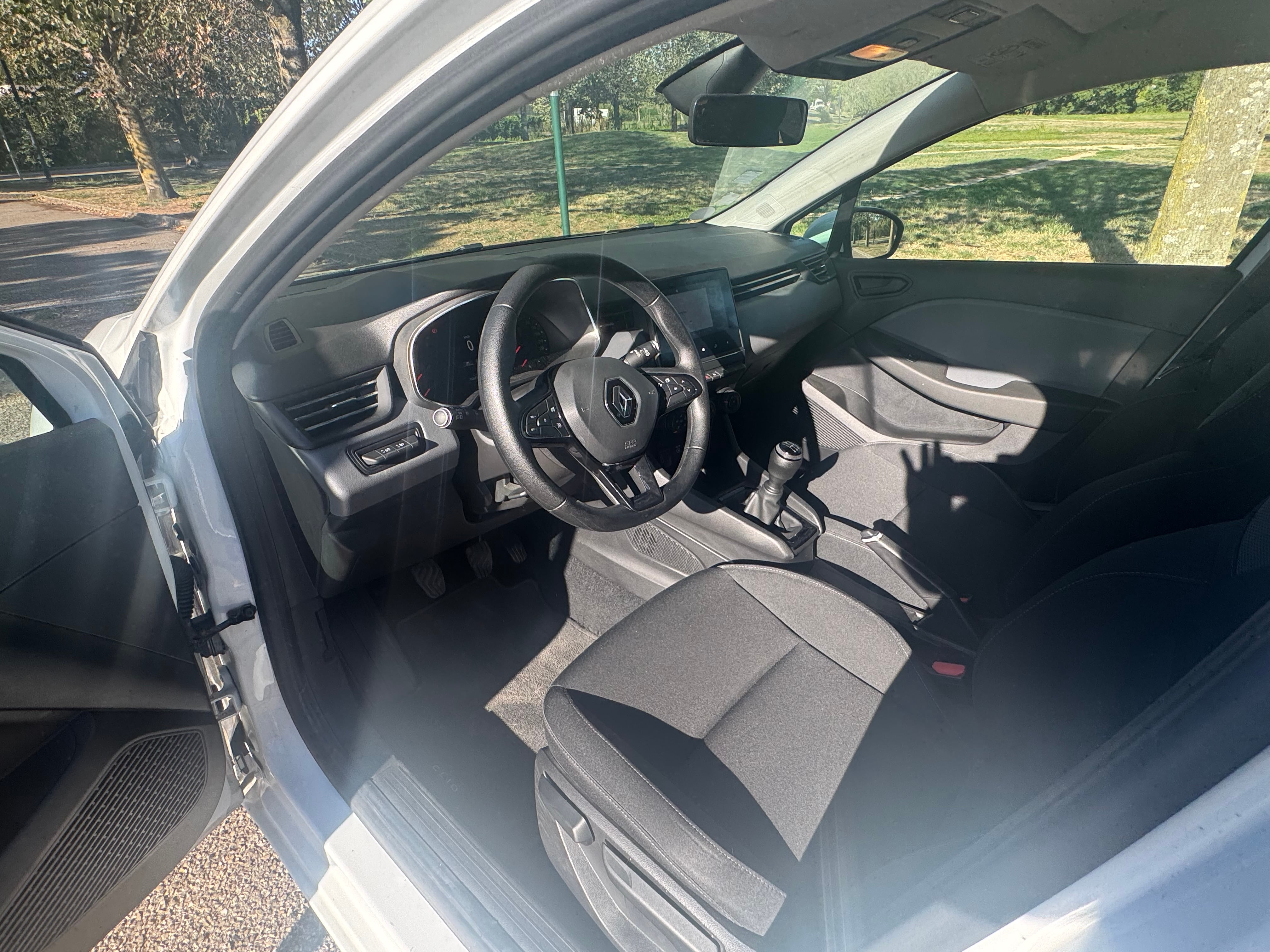 Renault Clio 1.0 tce avec GPS