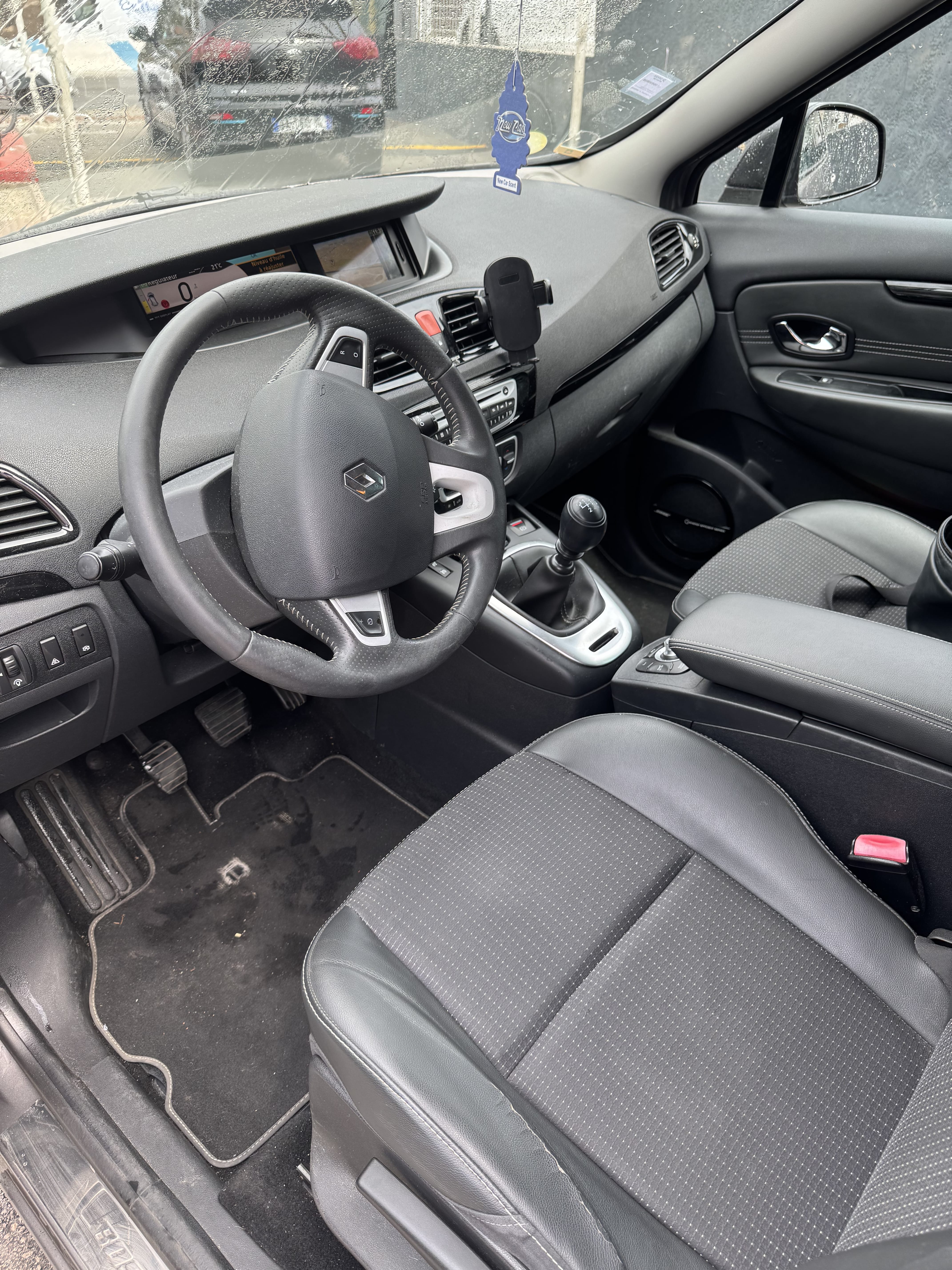 Renault Grand Scenic met Autostoel baby