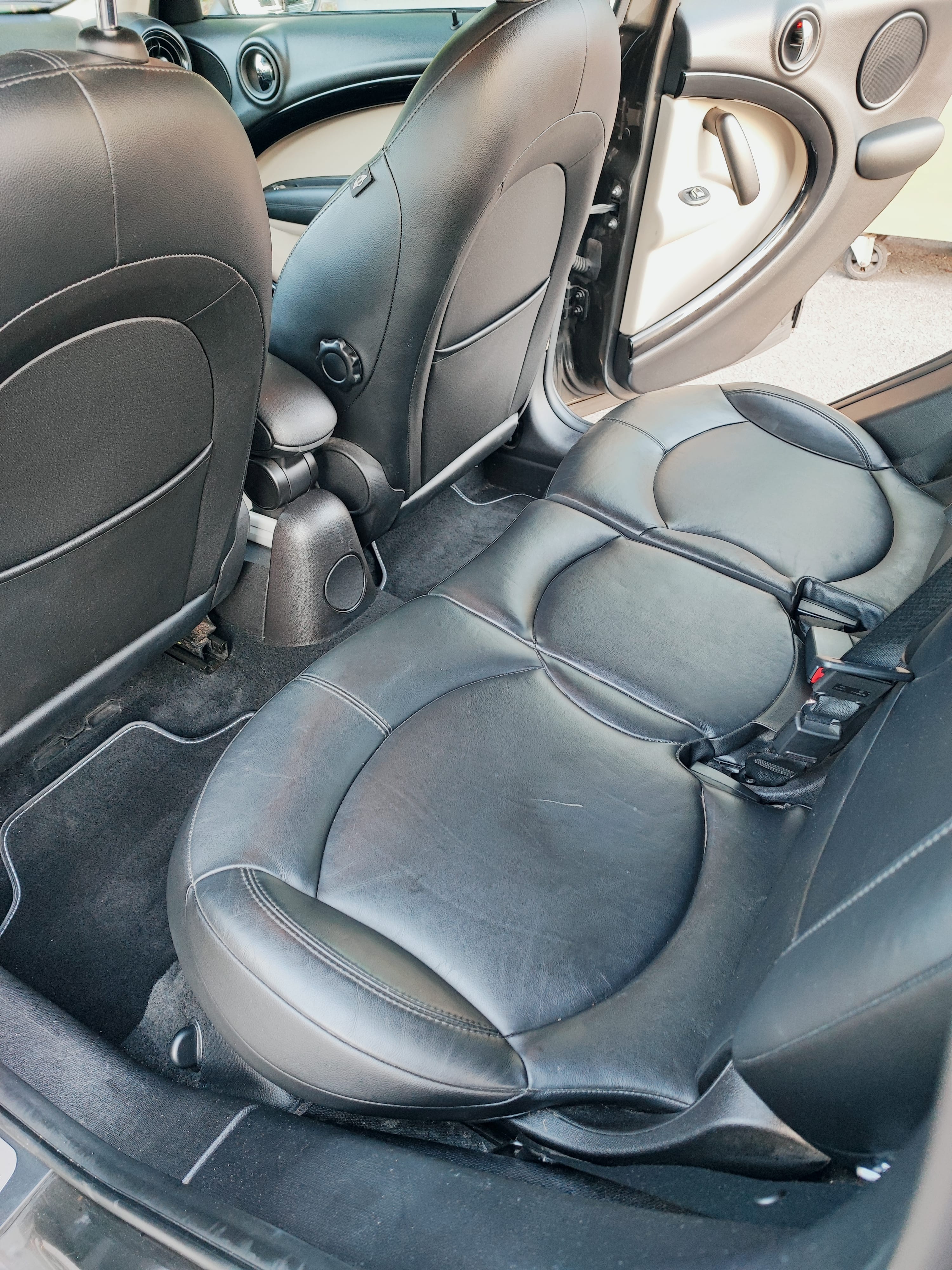 Mini Cooper Countryman avec Siège bébé