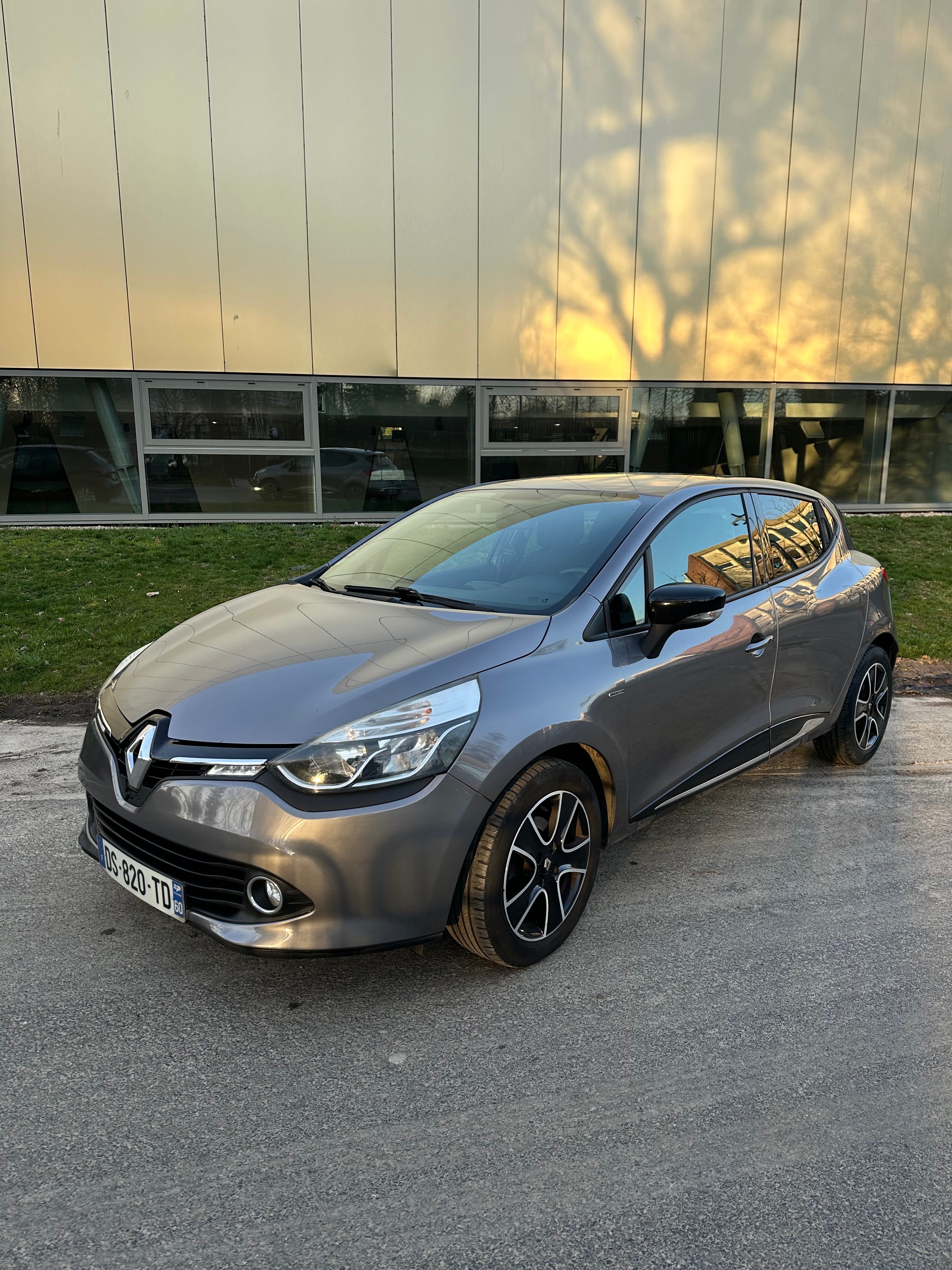 Renault Clio IV LIMITED 90CV ÉCO, 2015, Essence 95