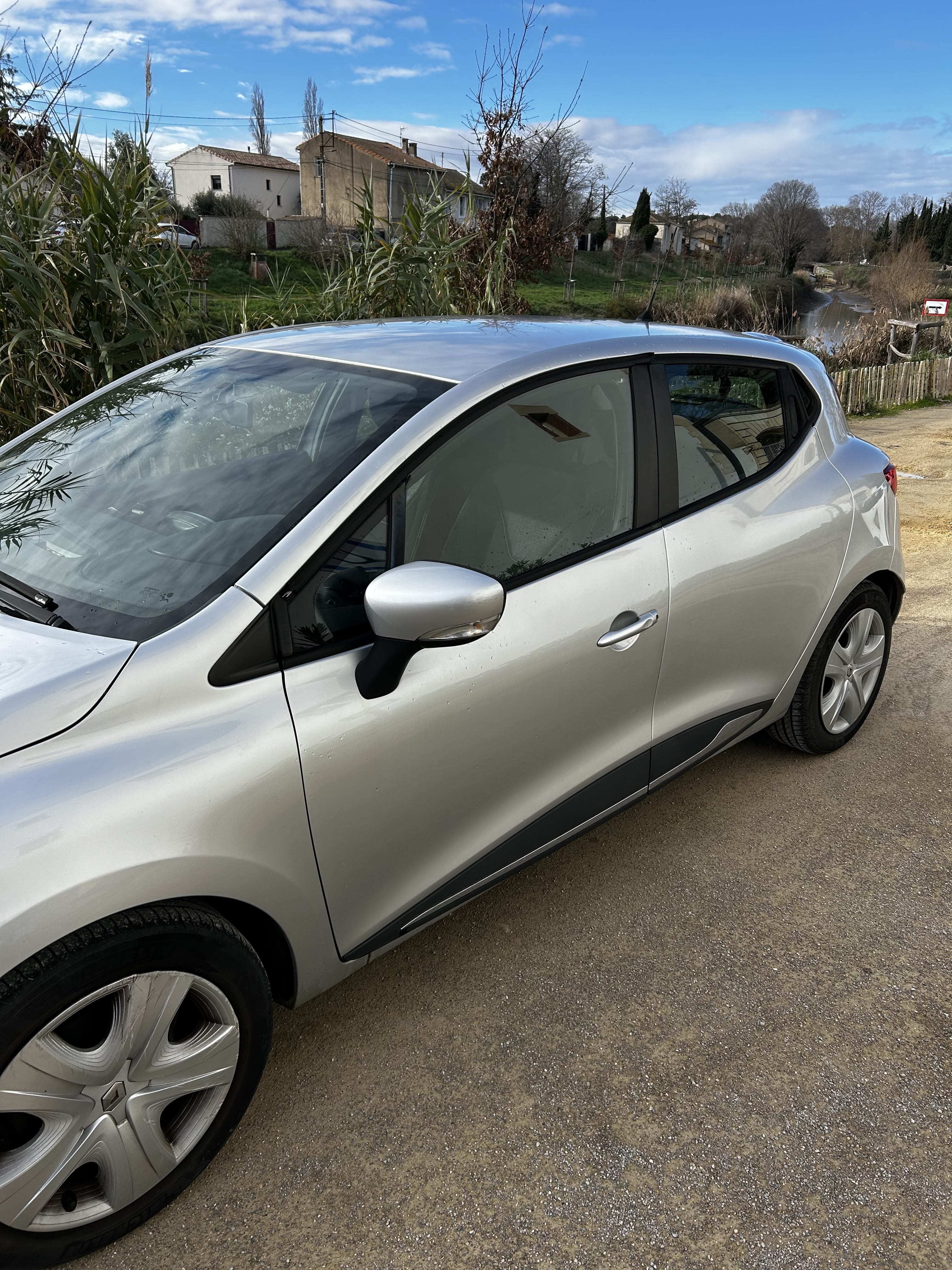 Renault Clio avec Entrée audio / iPod
