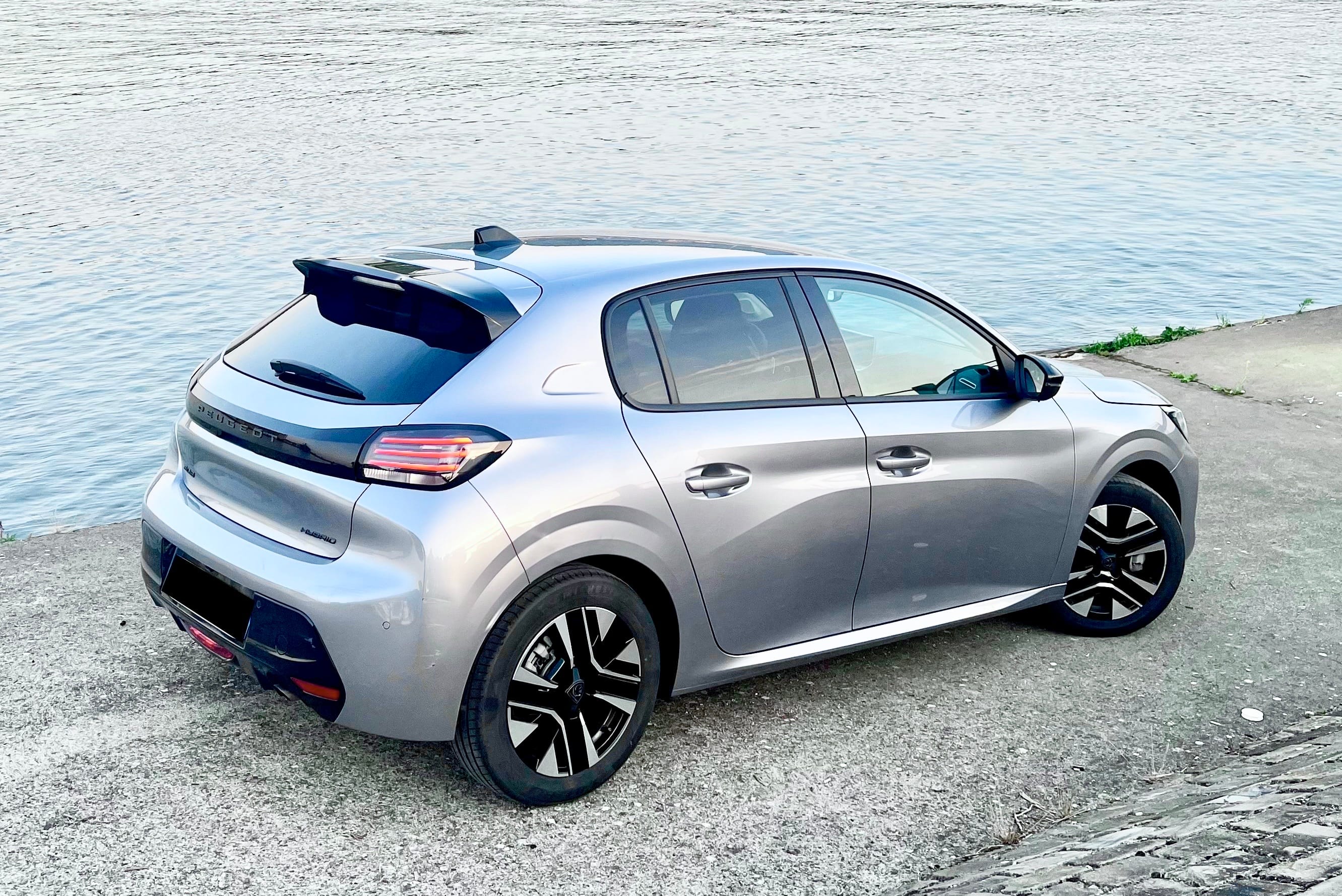 Peugeot 208 avec Siège bébé