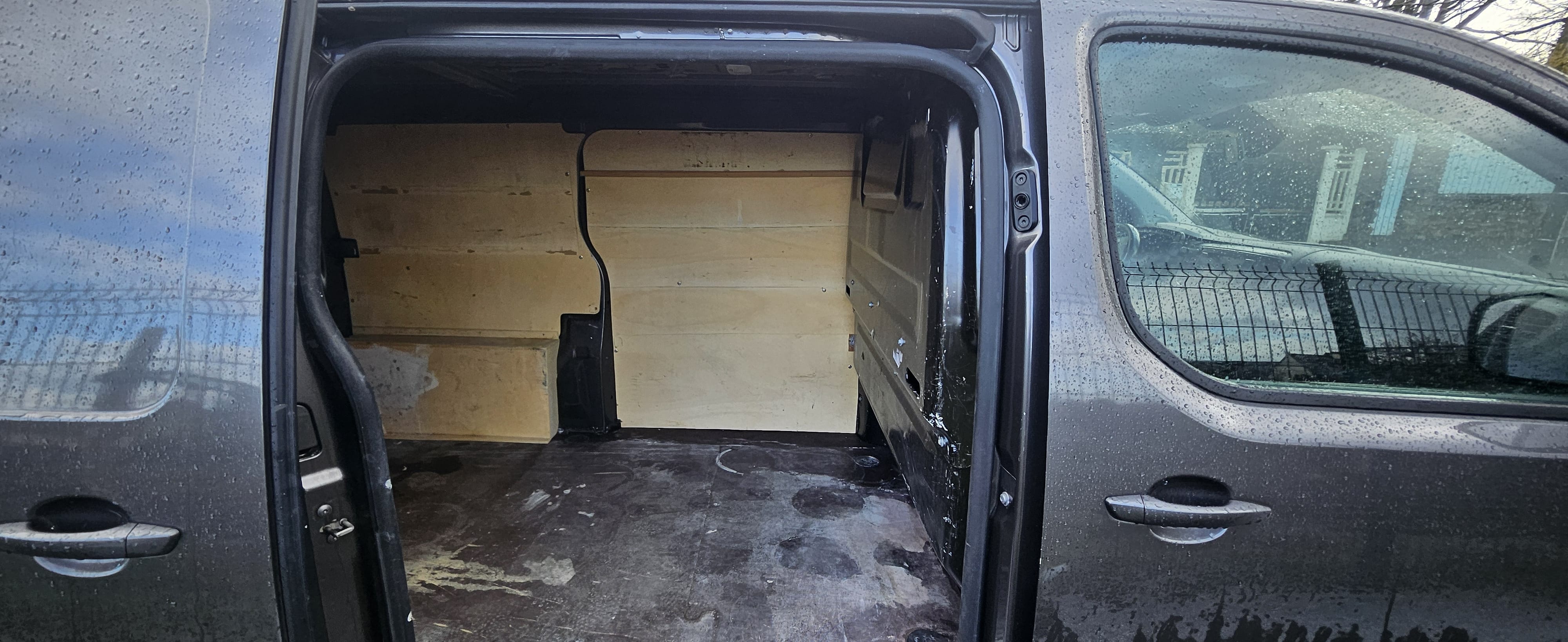 Peugeot Expert 2.0HDI avec Apple CarPlay