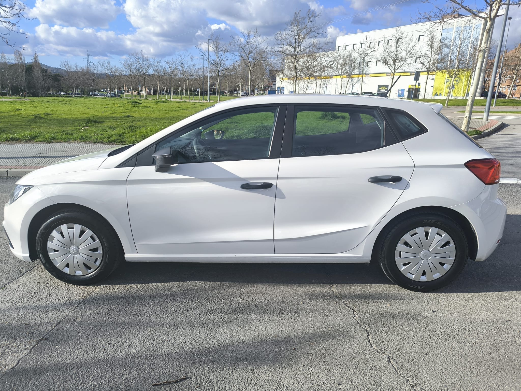 Seat Ibiza 1.1 74cv con Aire acondicionado