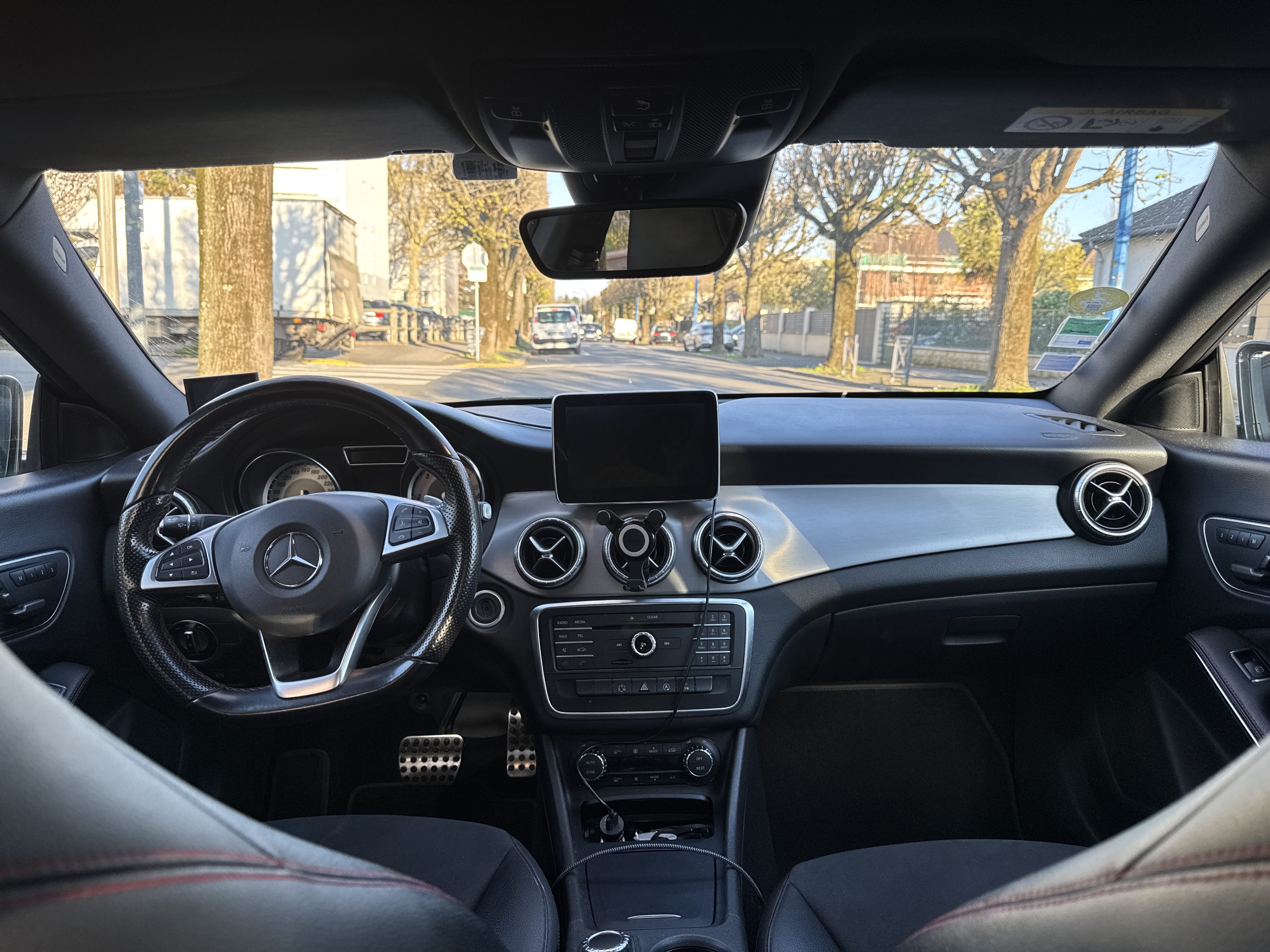 Mercedes-Benz CLA 180 Diesel pack AMG avec GPS